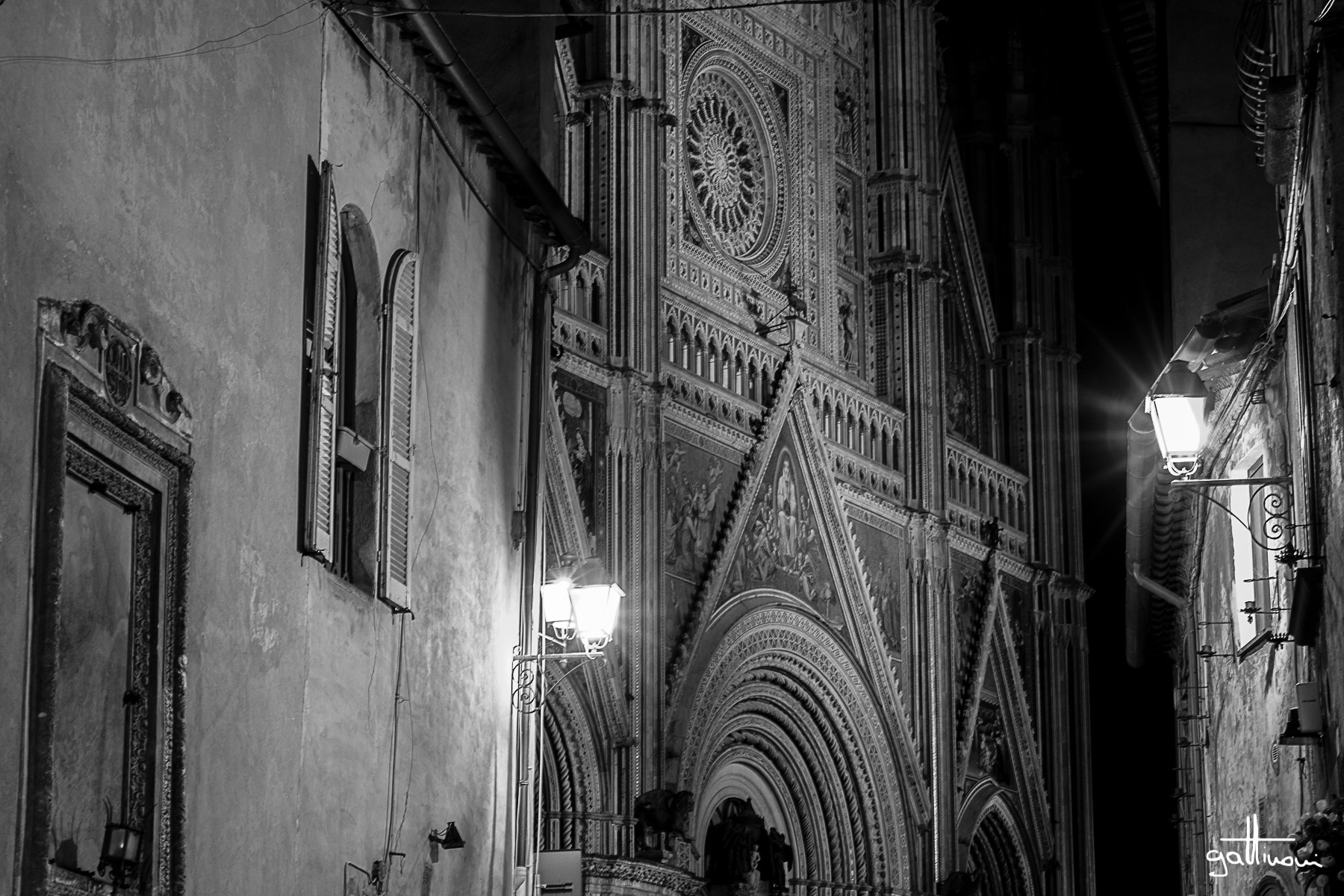 Orvieto, the streets of the old town at night 3