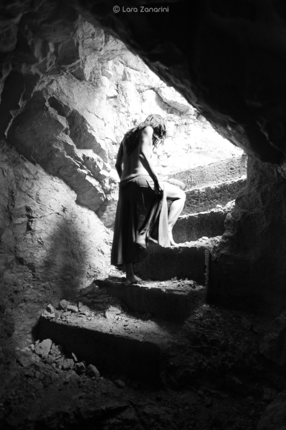 il mio corpo è intorpidito sono qui dimenticata e sol...