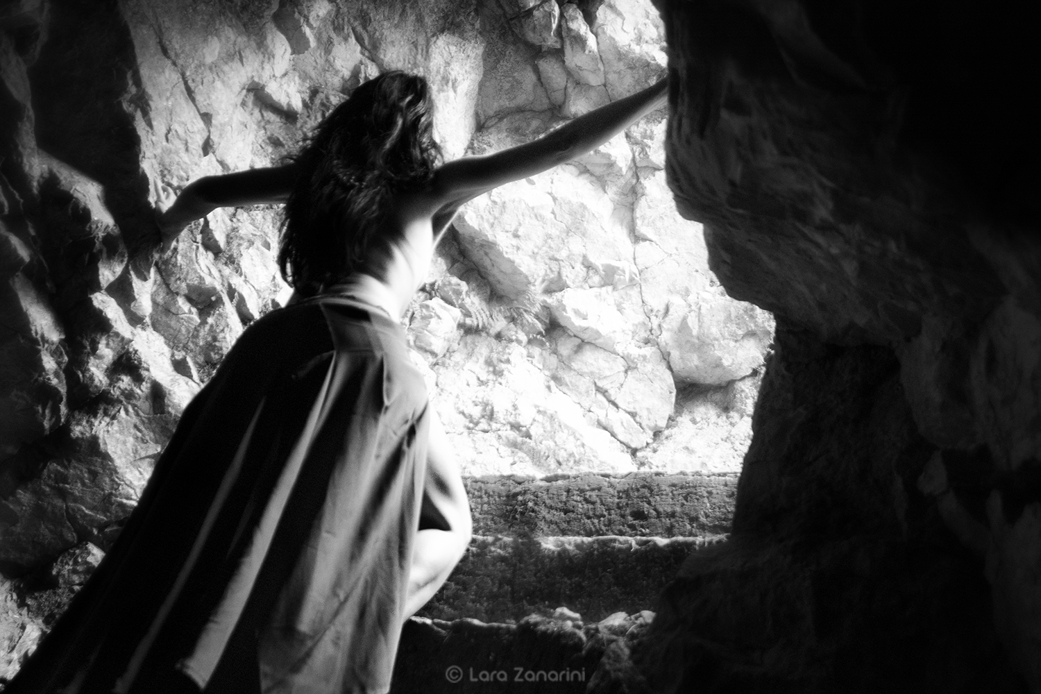 "...senza una lacrima urlo il mio lamento d'addio.....