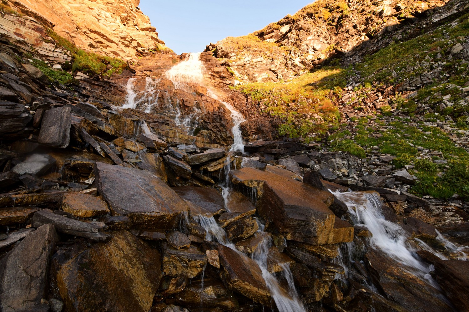 cascatella alle luci dell'alba