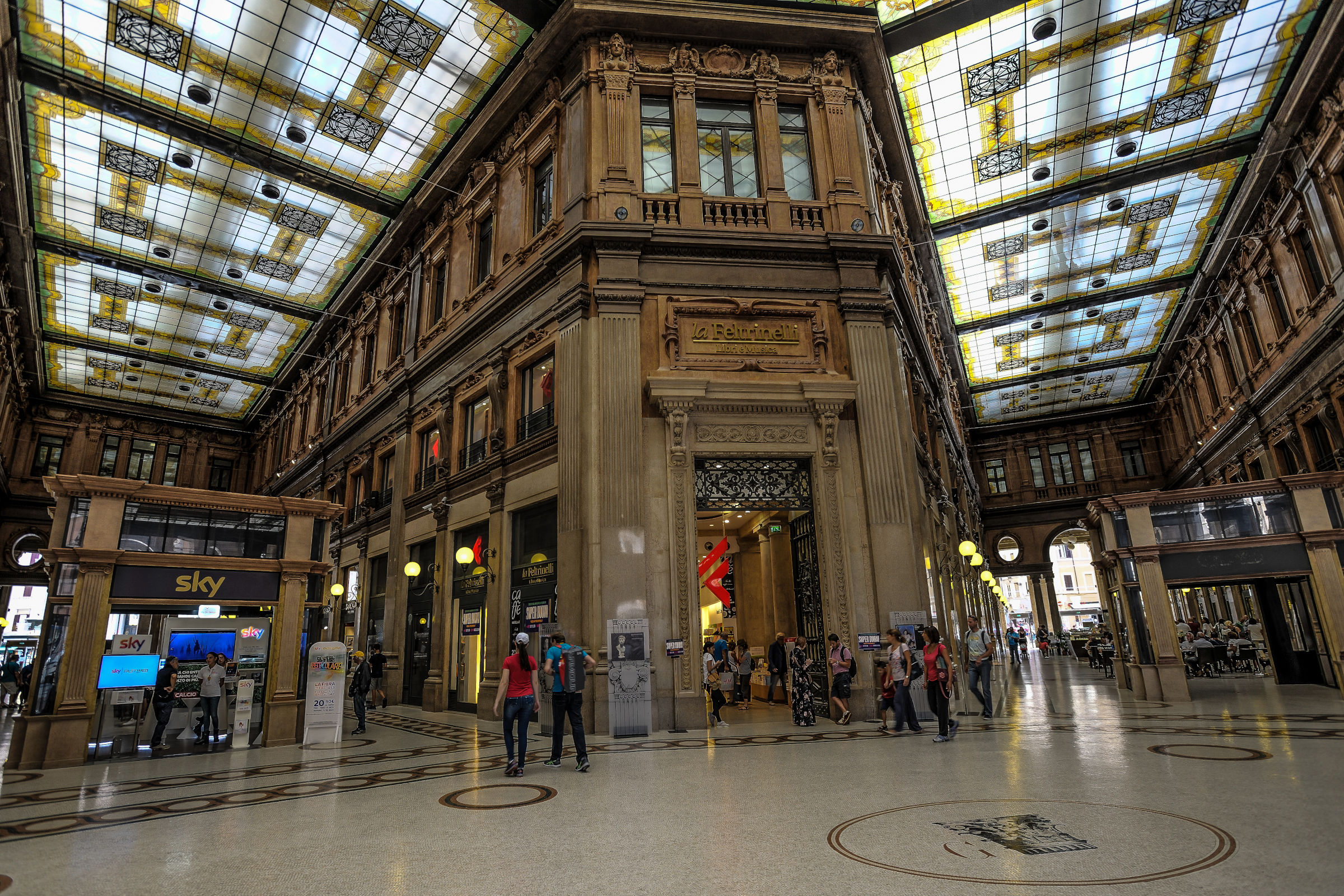 Galleria Alberto Sordi  Roma.