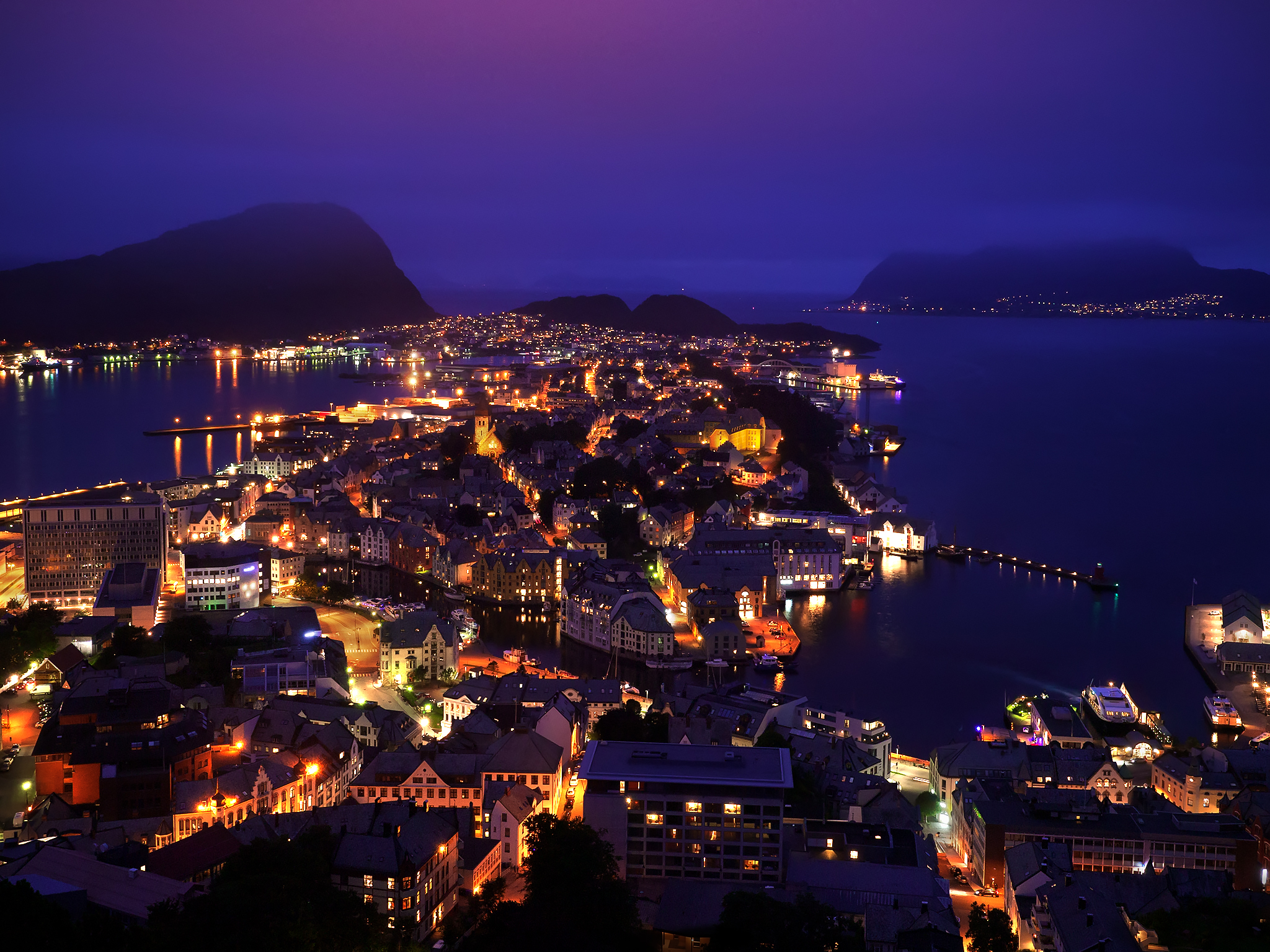 Ålesund di notte