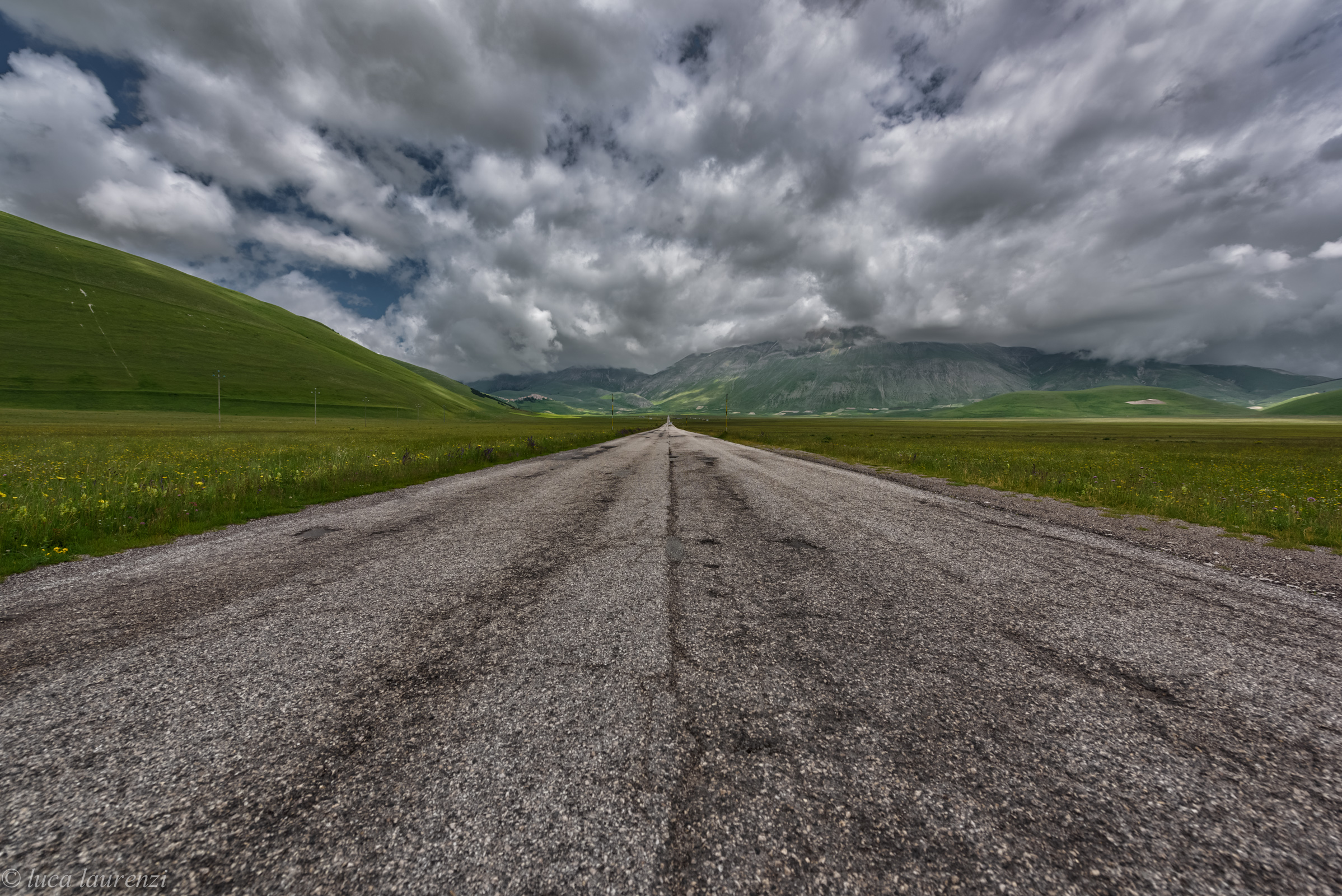 La lunga strada di Castelluccio