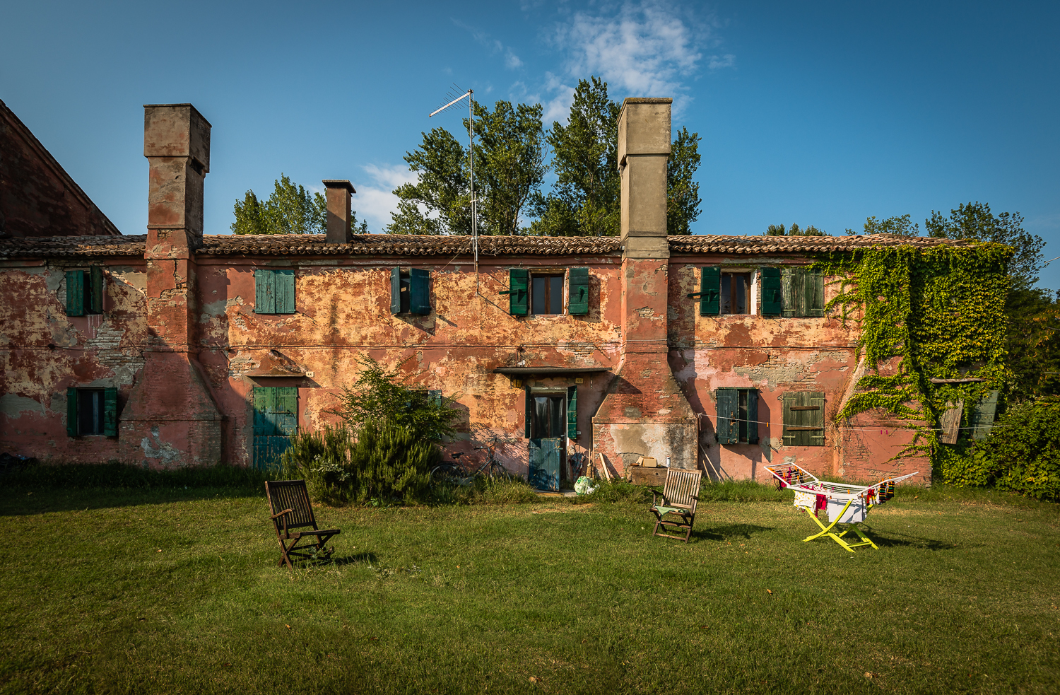 C'è vita al vecchio casolare