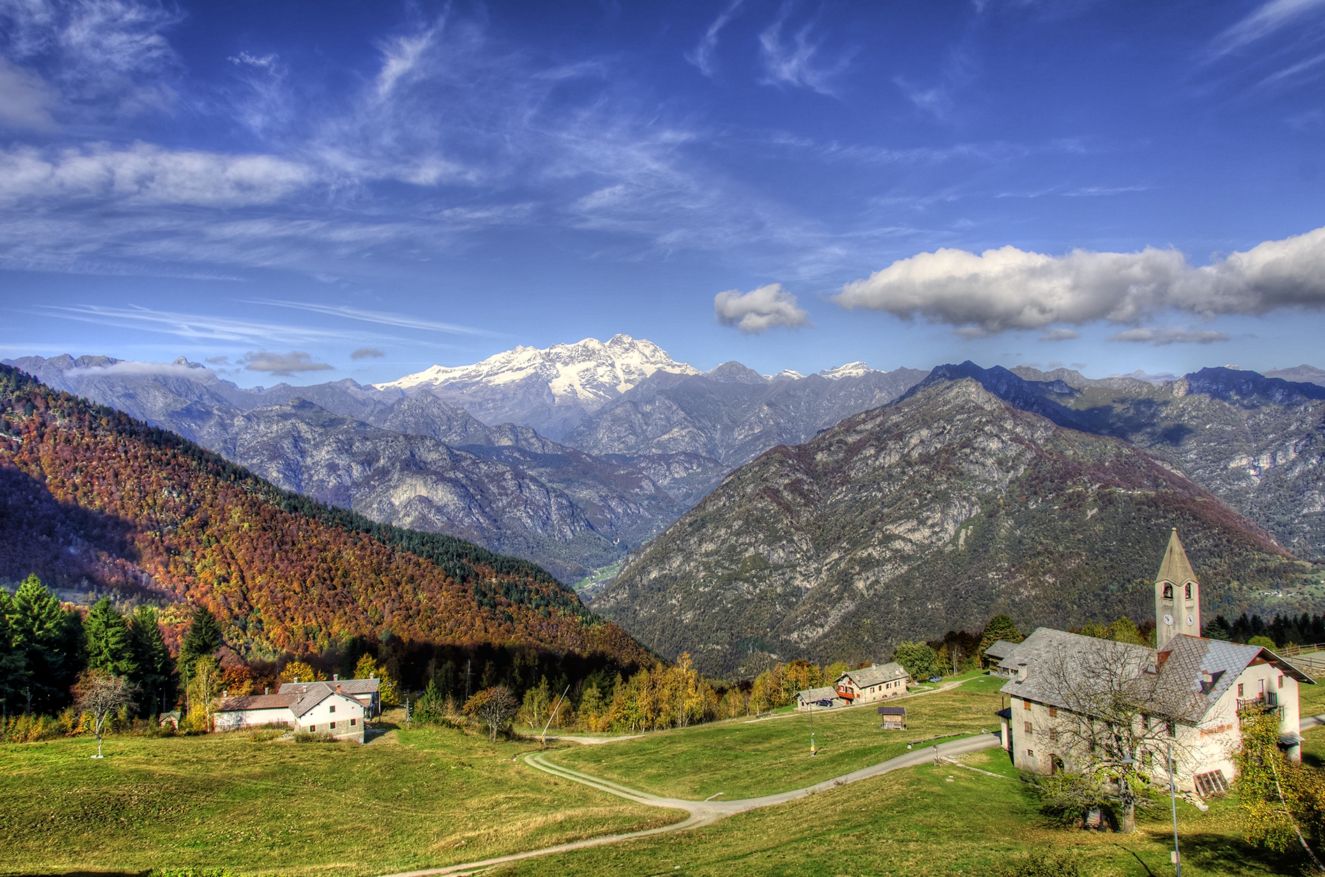 View of the pink chain