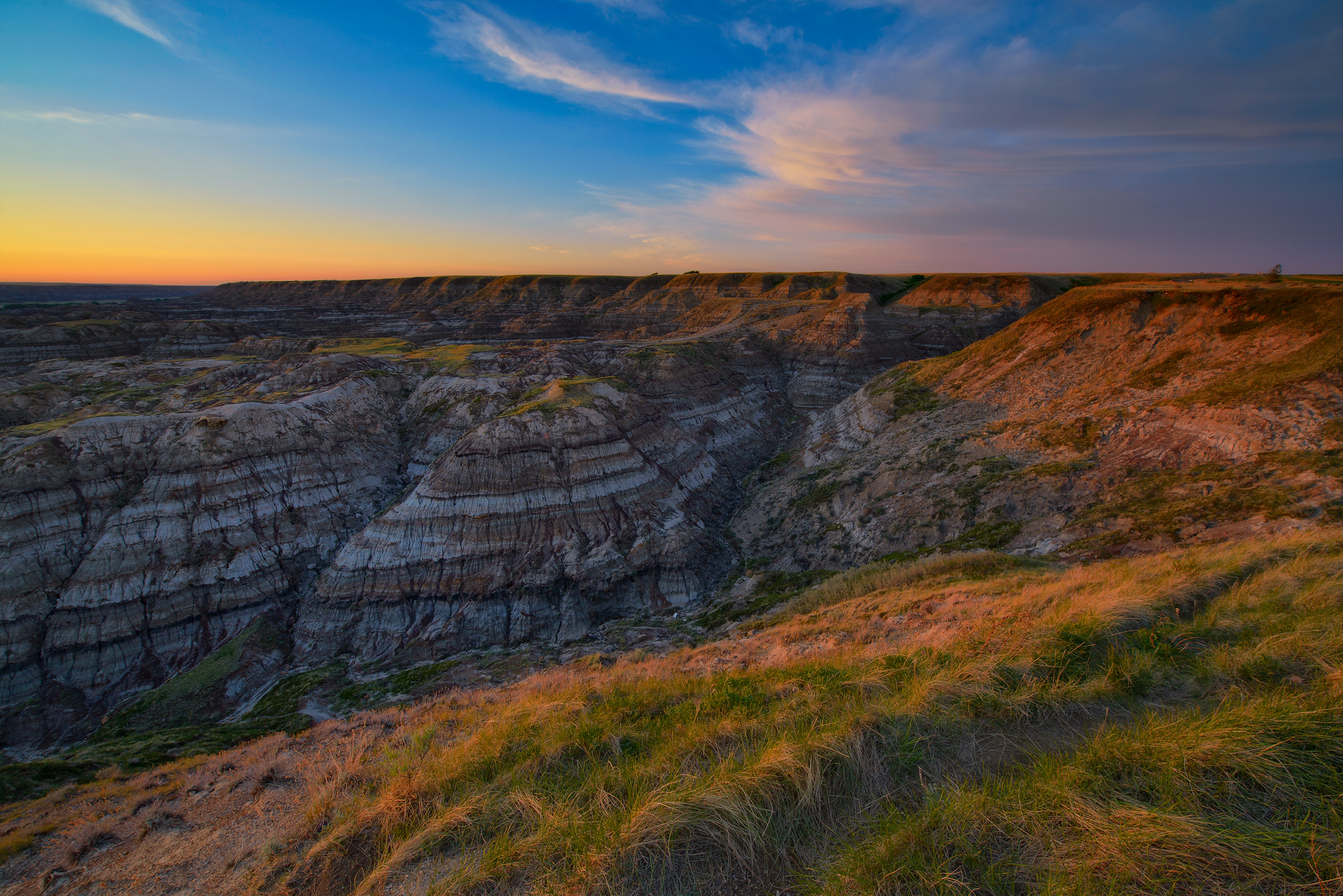 Horsethief Canyon, Drummheller, AB - d800 +14-24 two raw