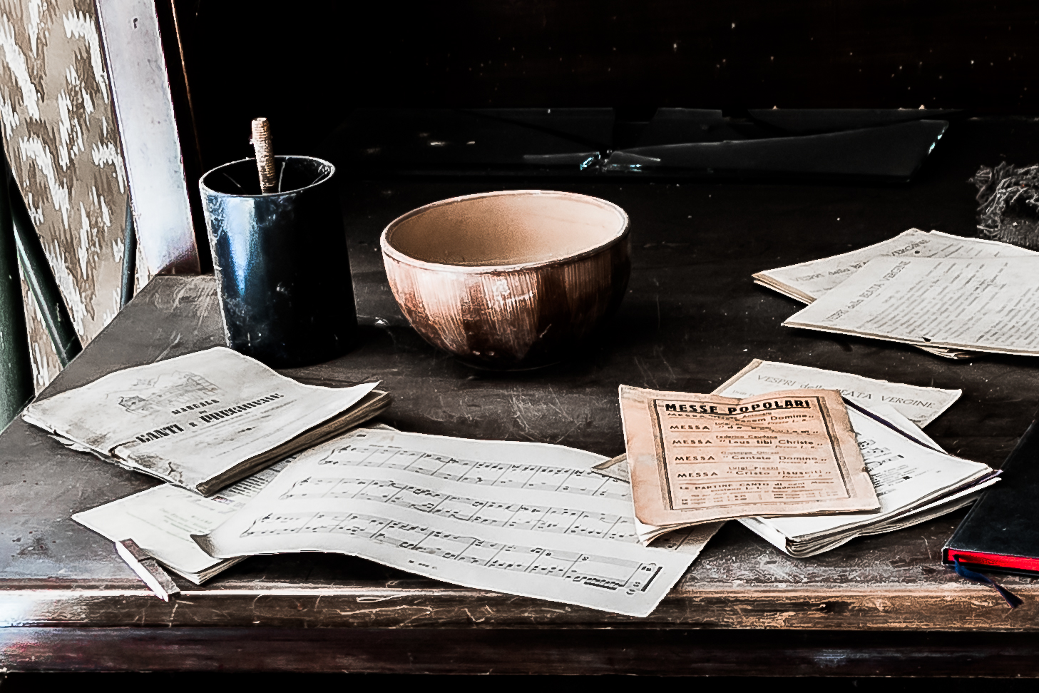 The writing of the Sacristan