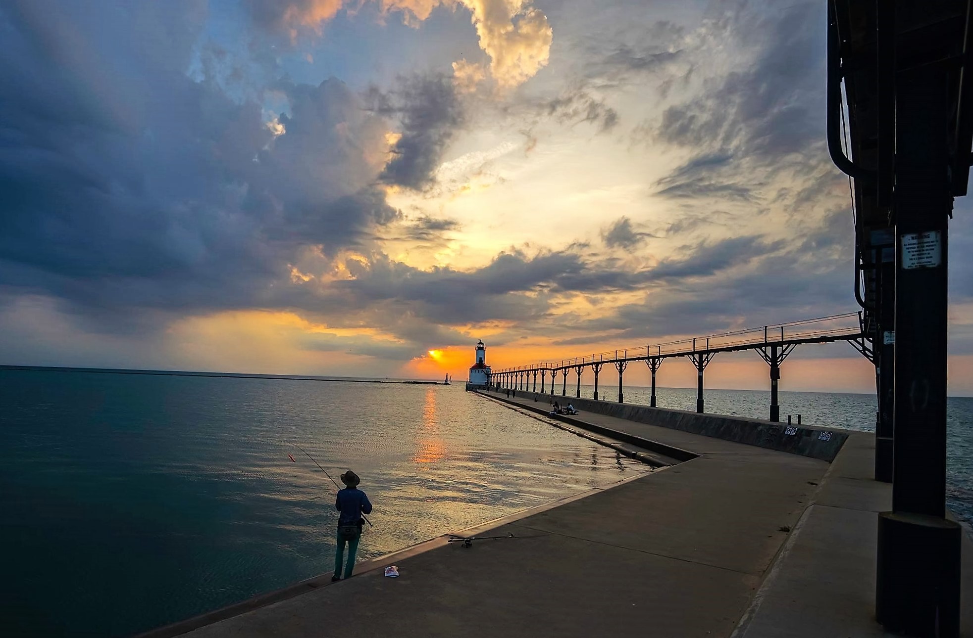 Pescatore al tramonto