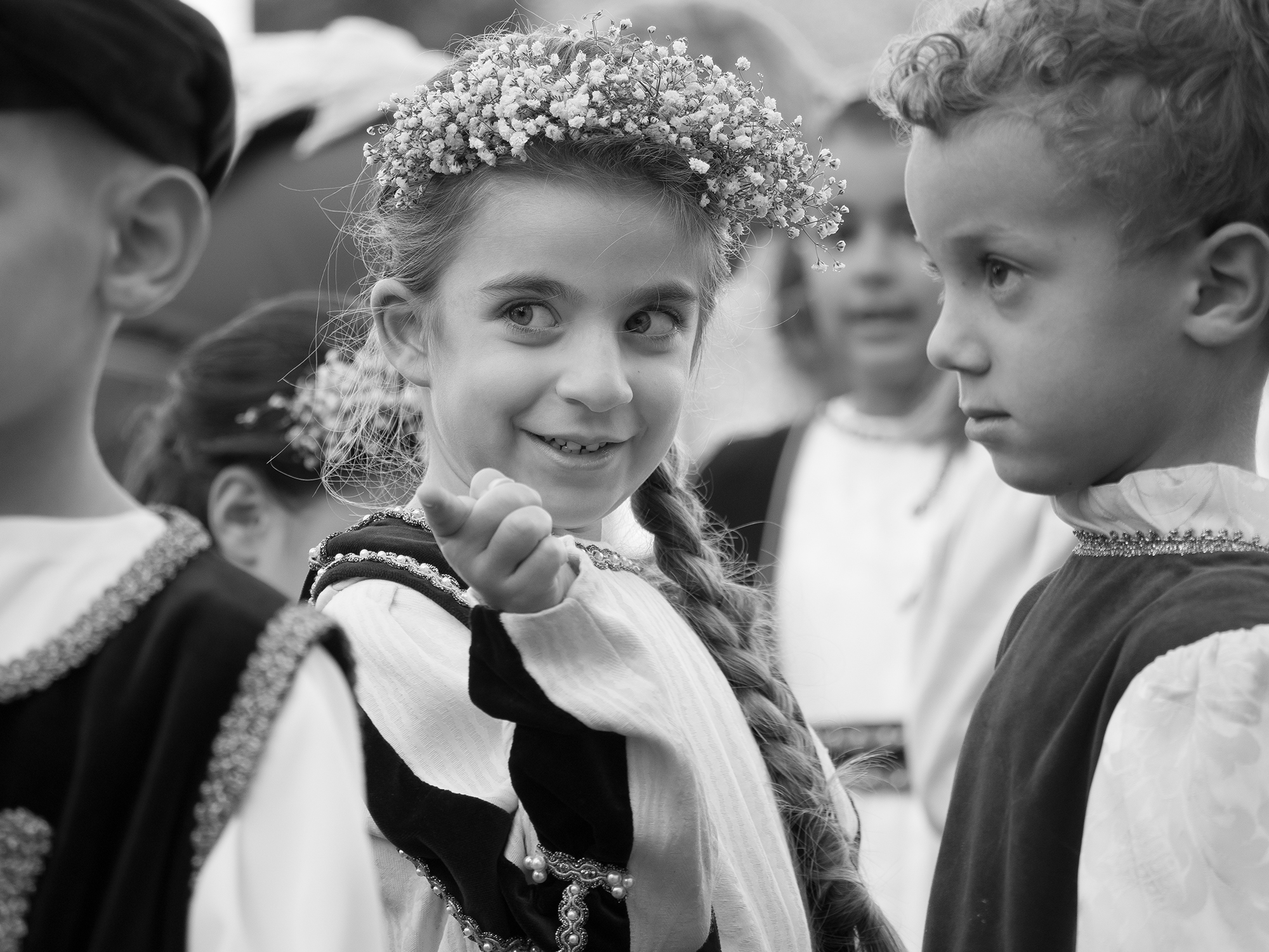 Anche i bimbi sfilano.