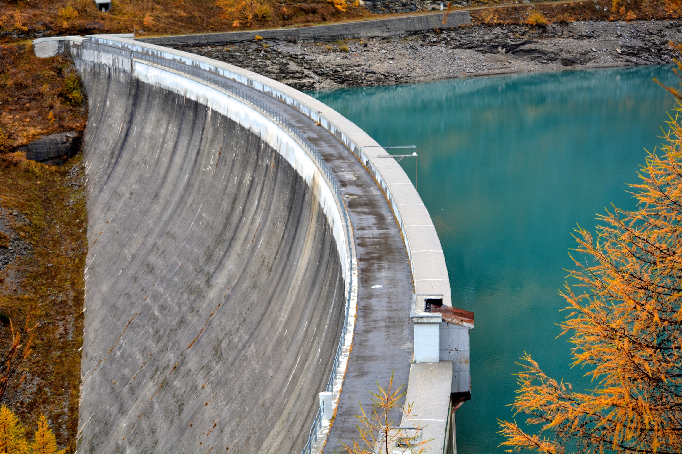 Roschemolles dam bardonecchia