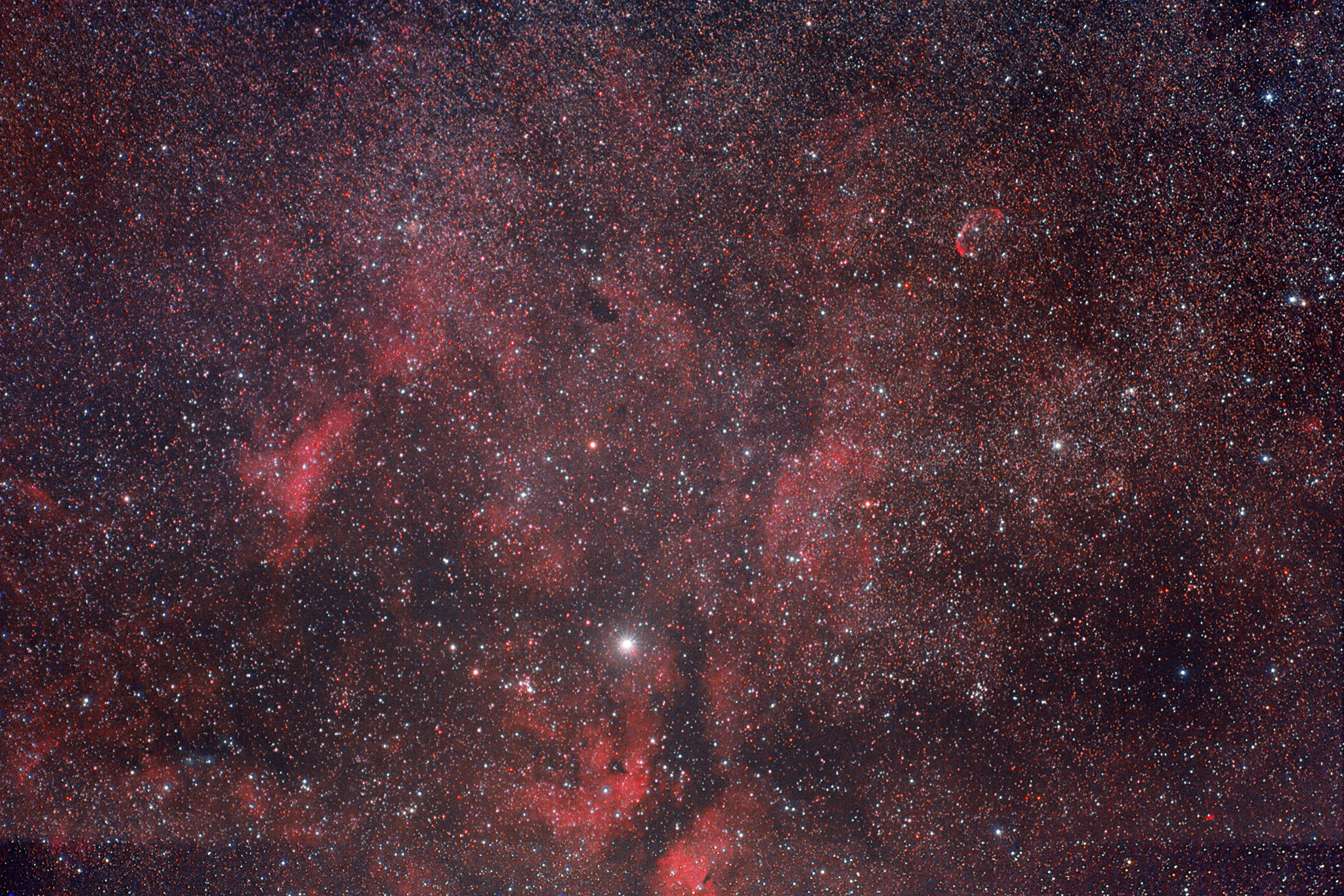 Nebulosity around Sadr and Crescent Nebula