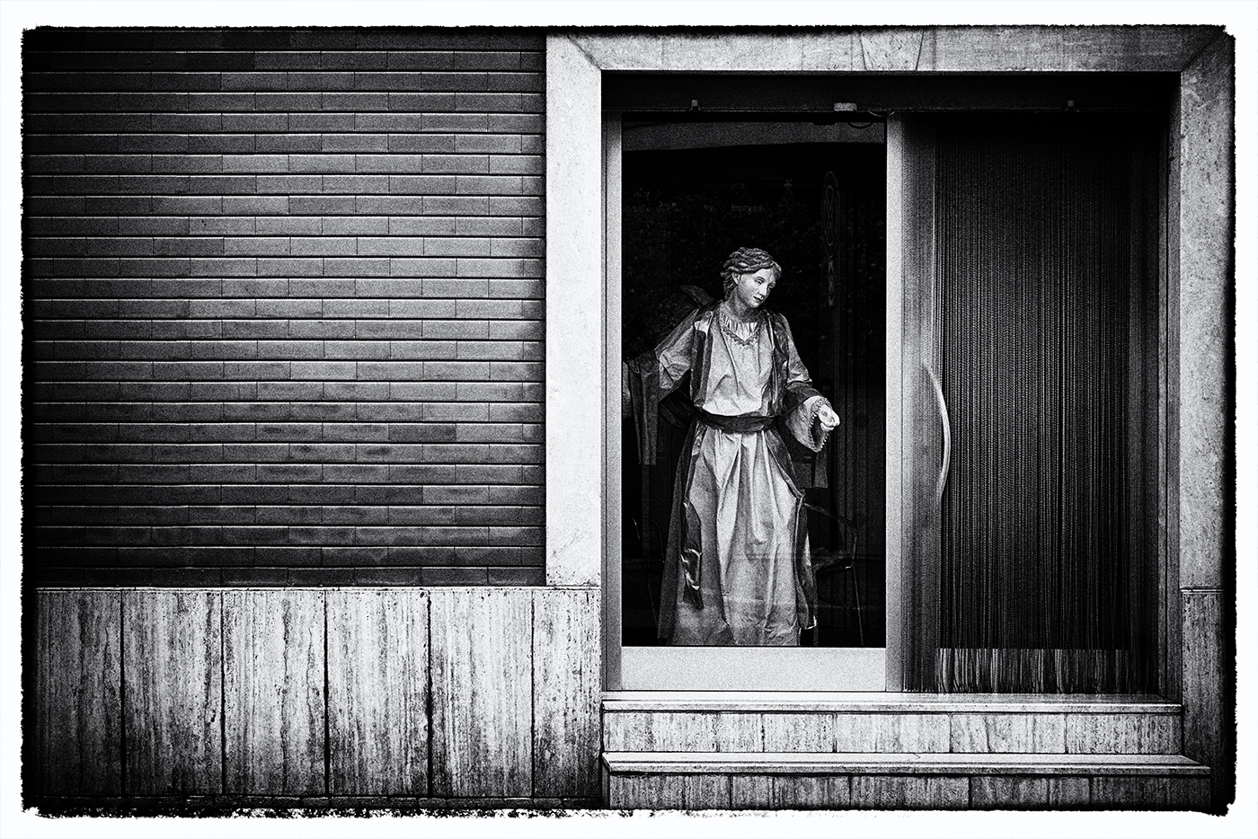 Angelo senza ali a Matera