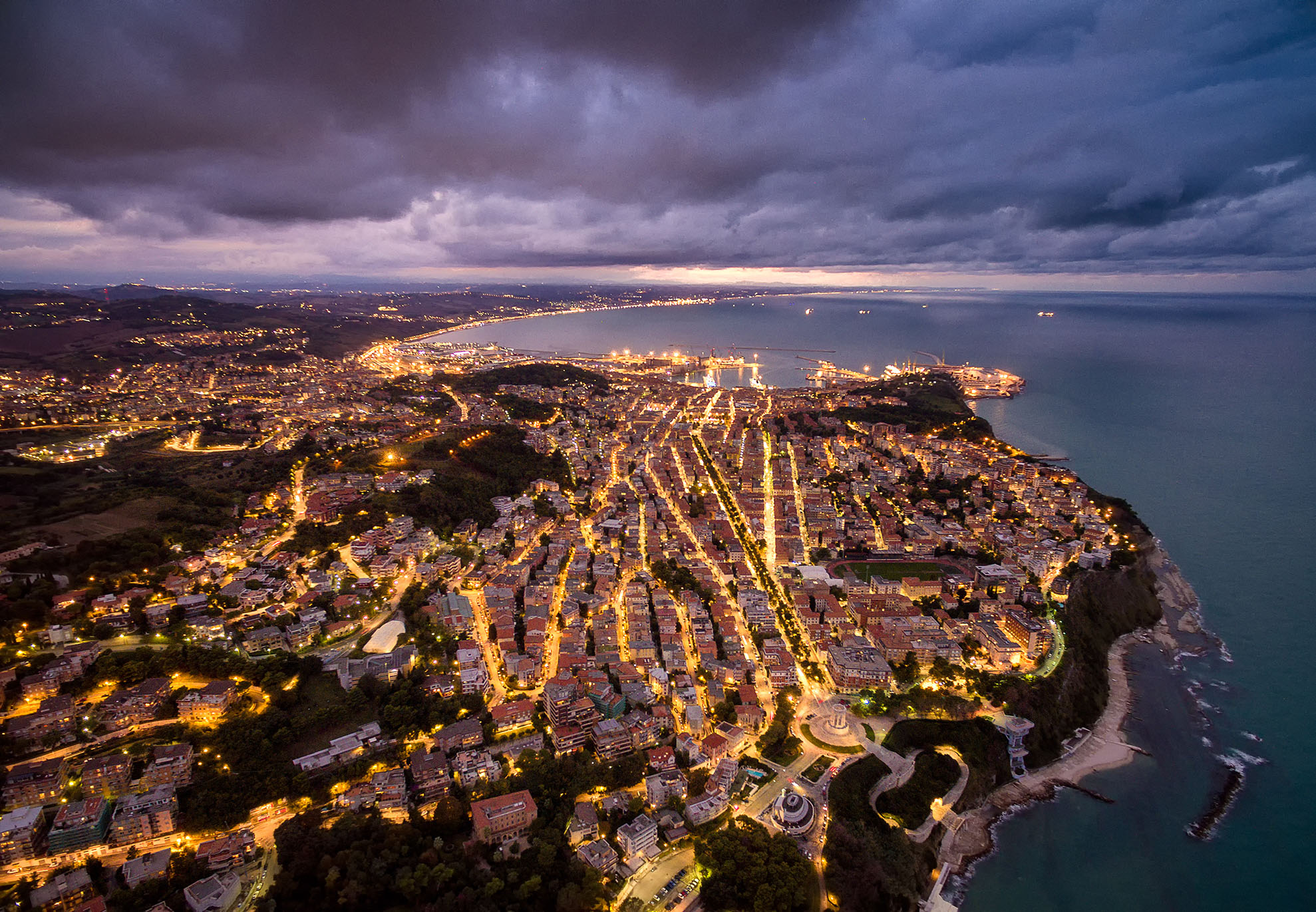 Blue hour sopra Ancona