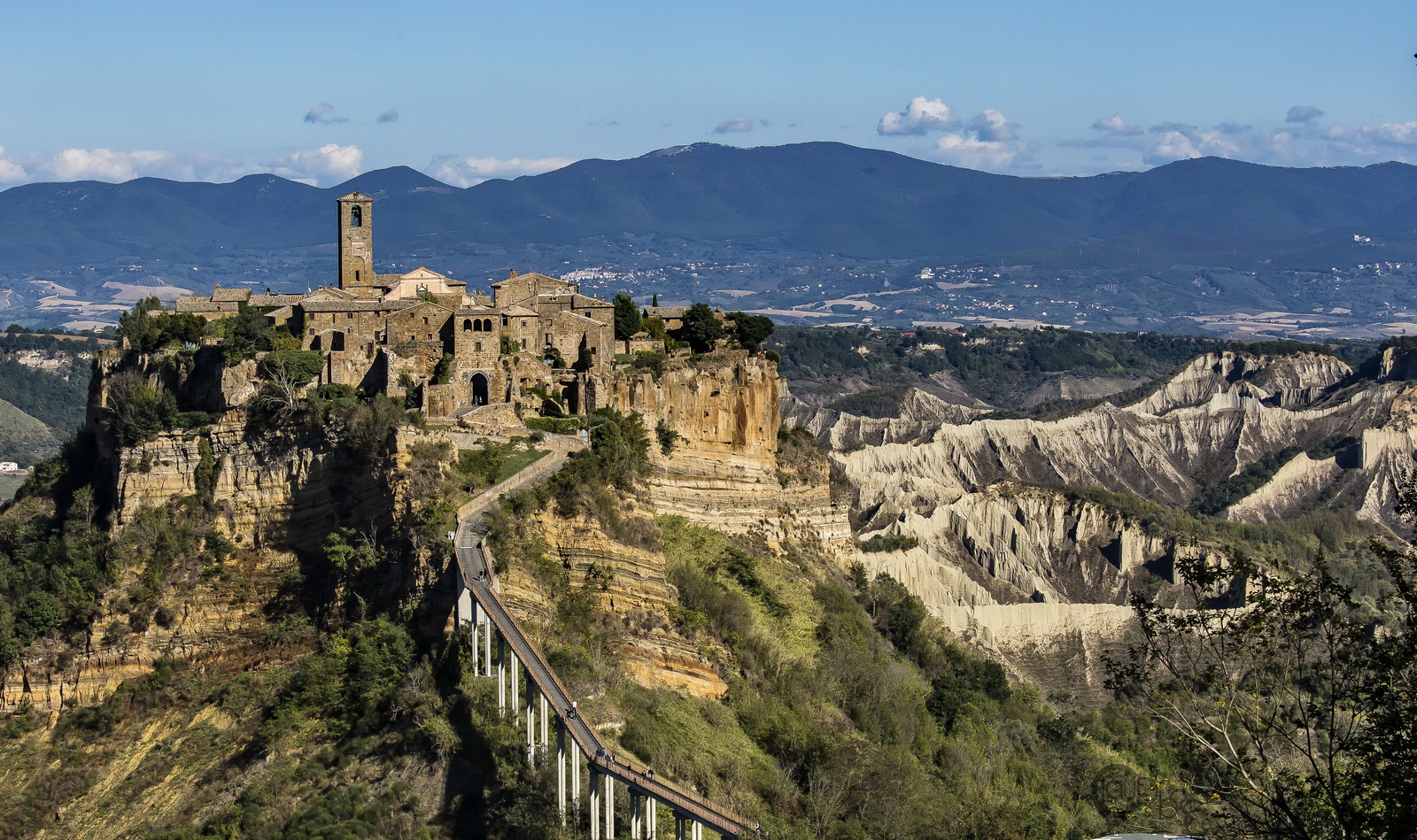 Civita di Bagnoregio e la Valle dei Calanchi