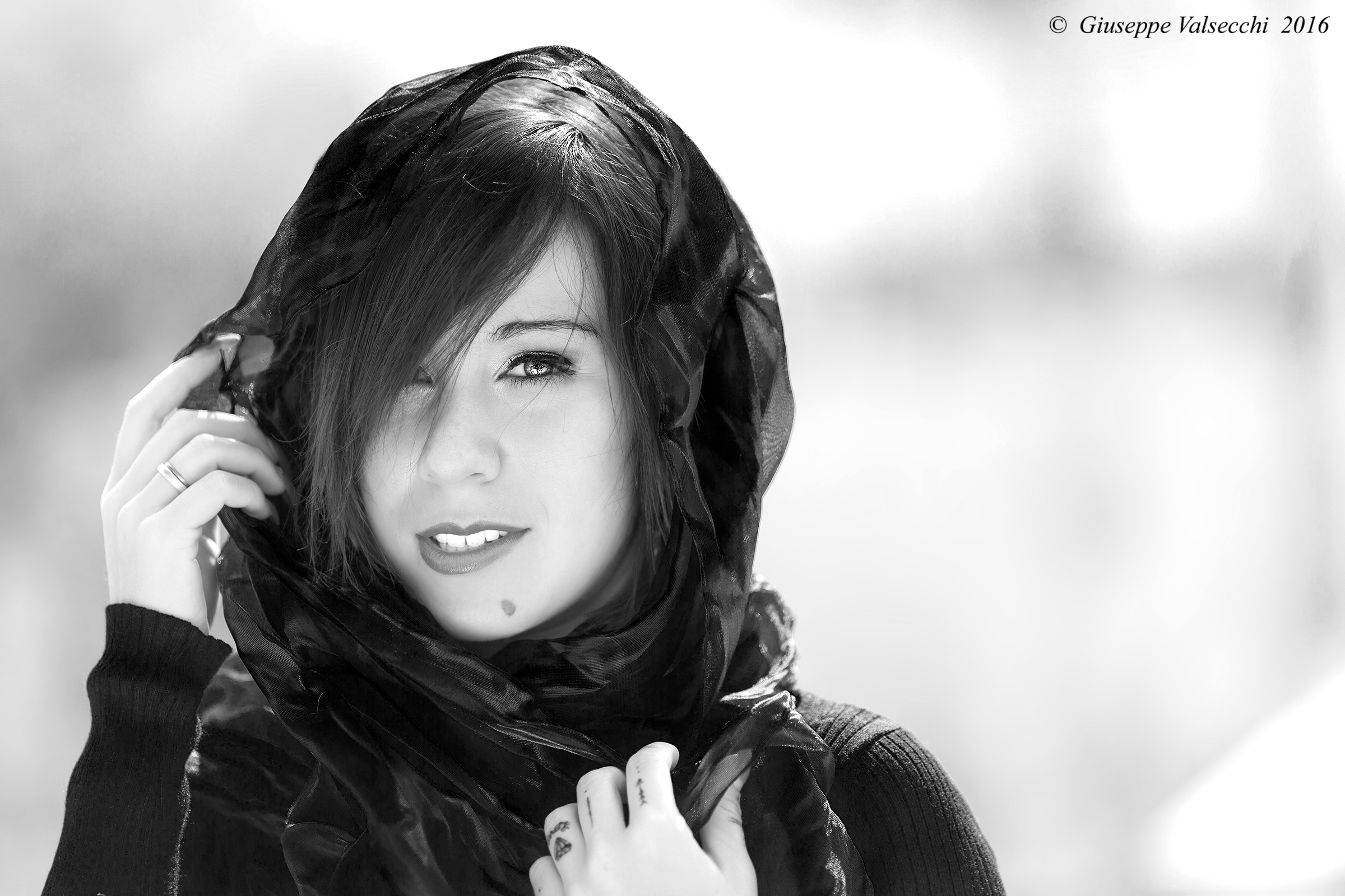 looks in b & w ...........