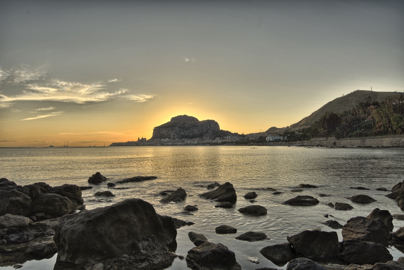 l' alba di Cefalù