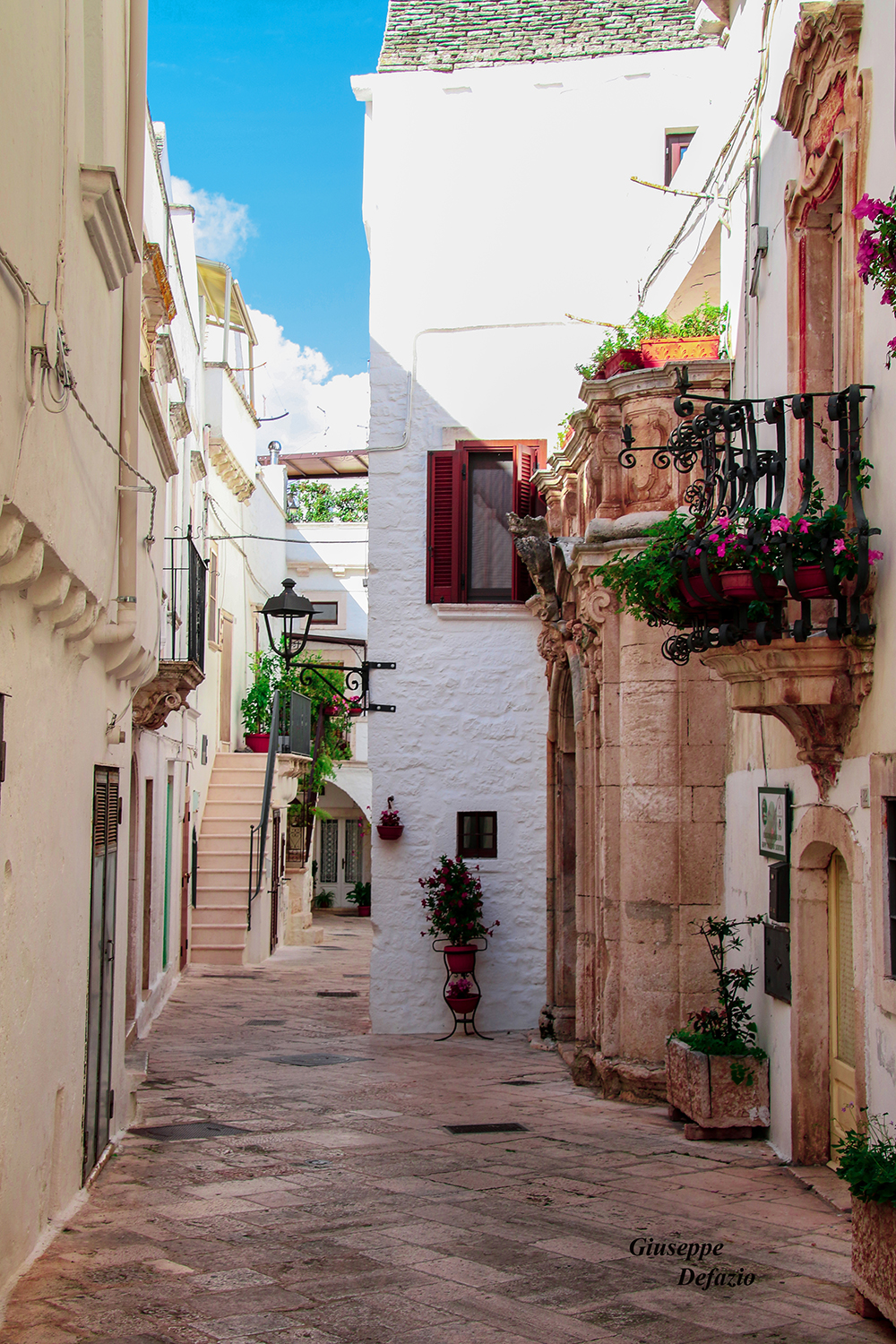 bianco e colori di Locorotondo