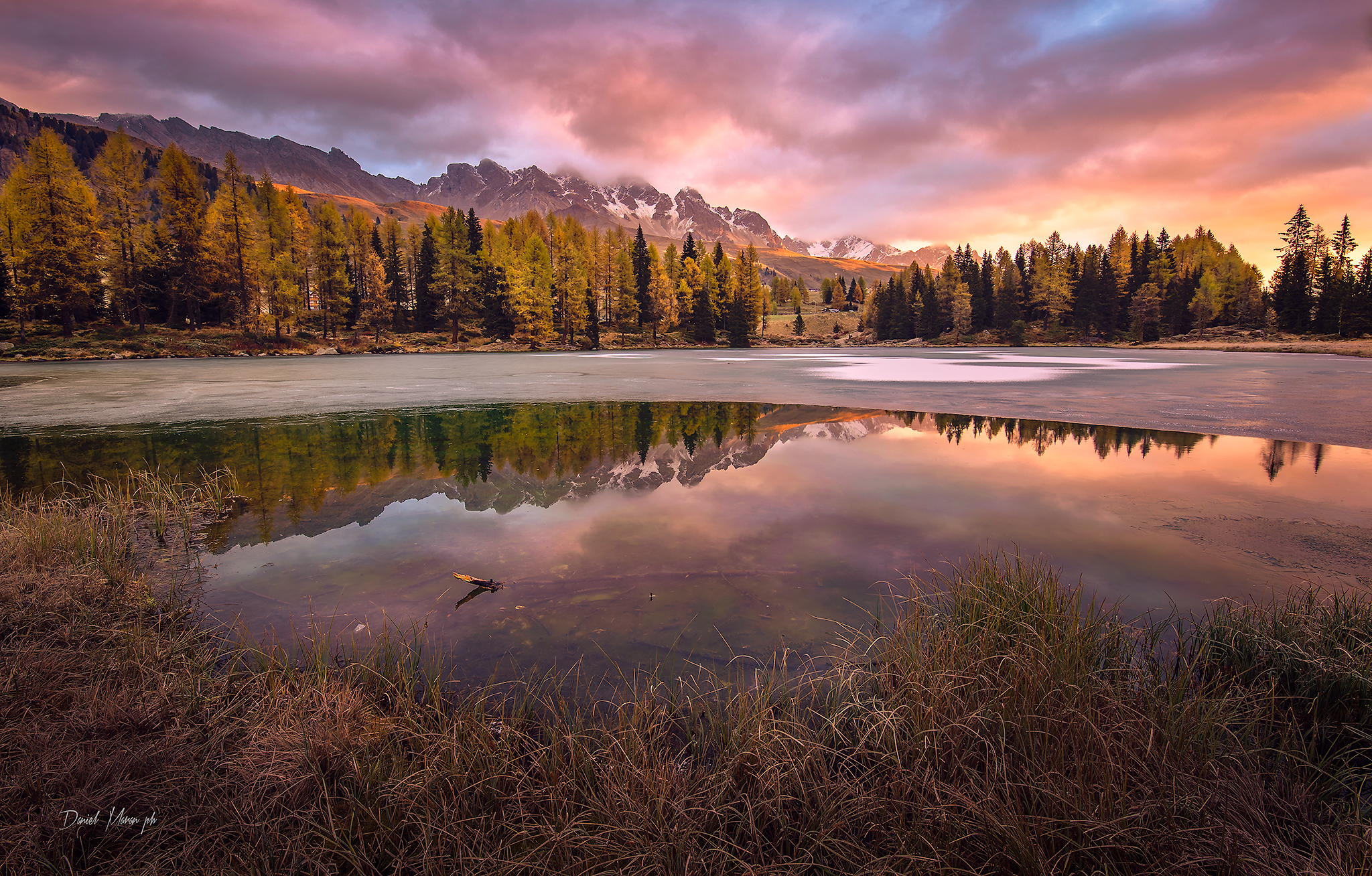 The dawn autumn ignites the LagodiSan Pellegrino