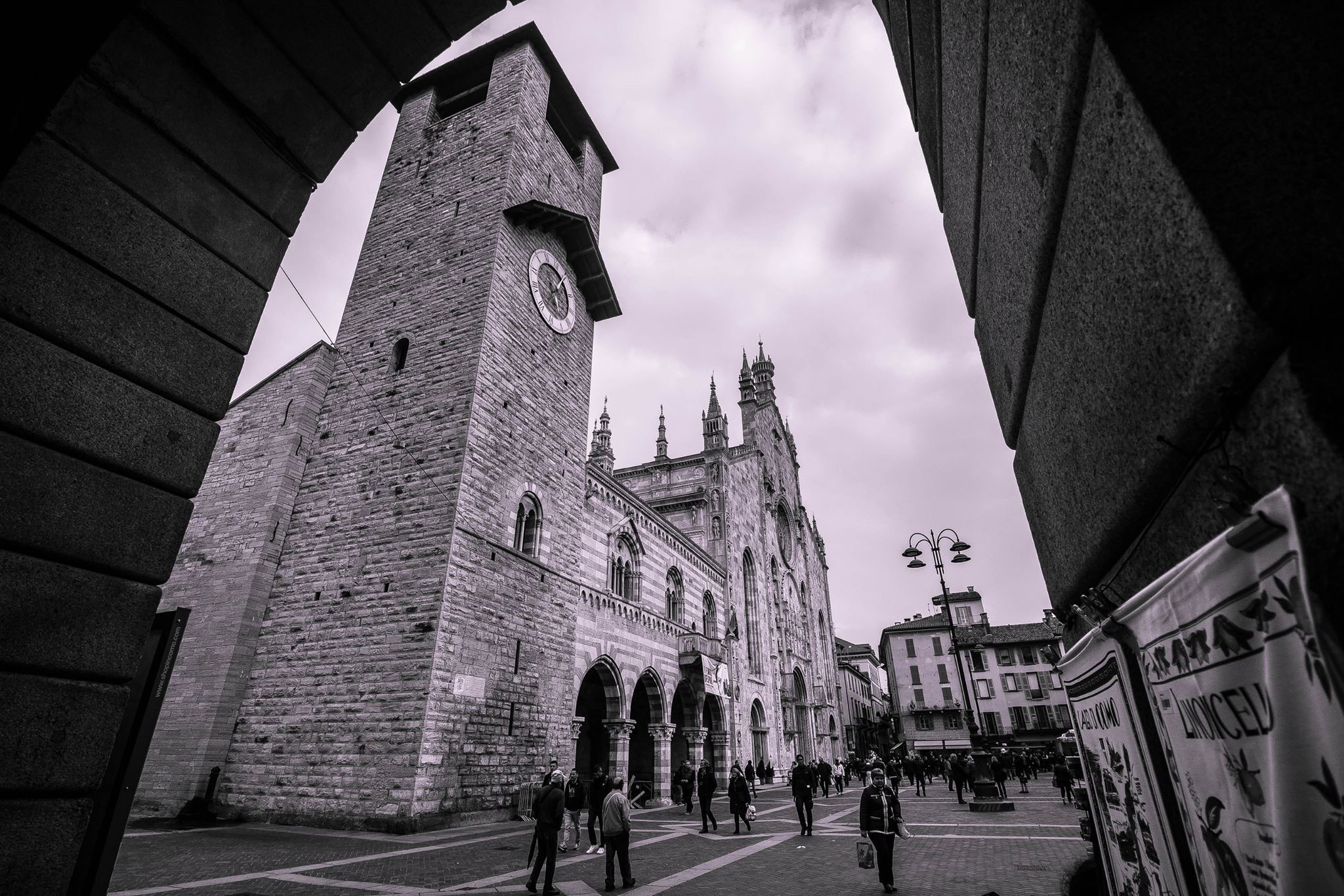 Duomo di Como in due colori