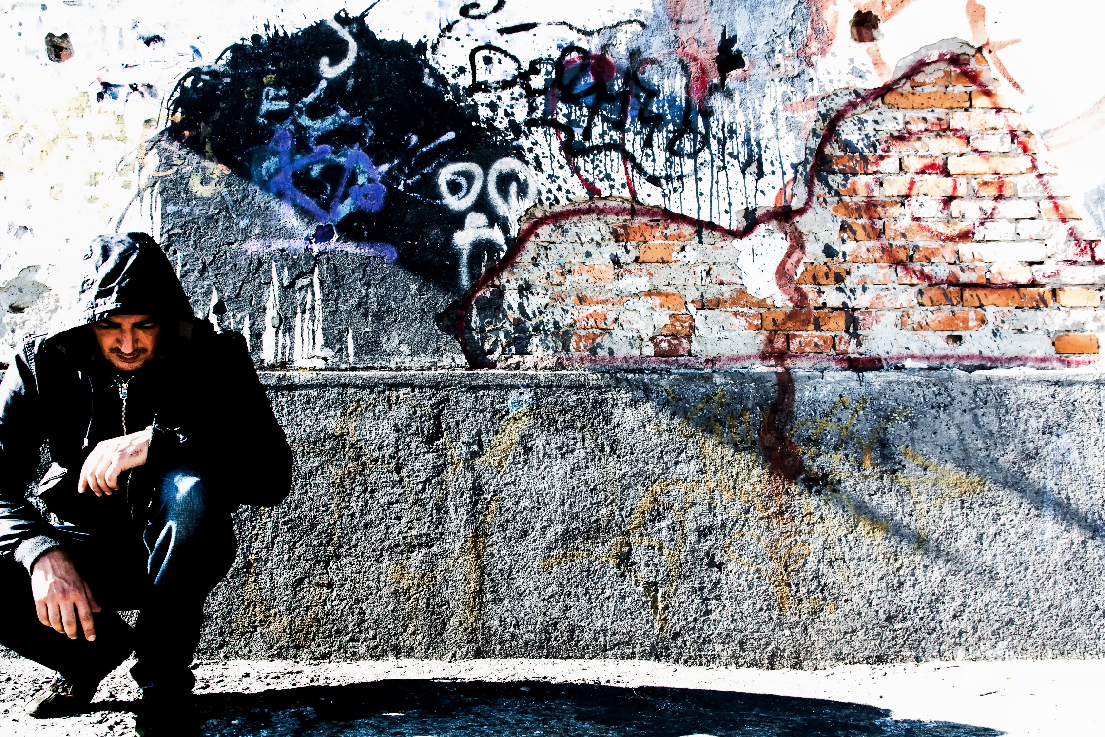 Let's paint all over the walls.