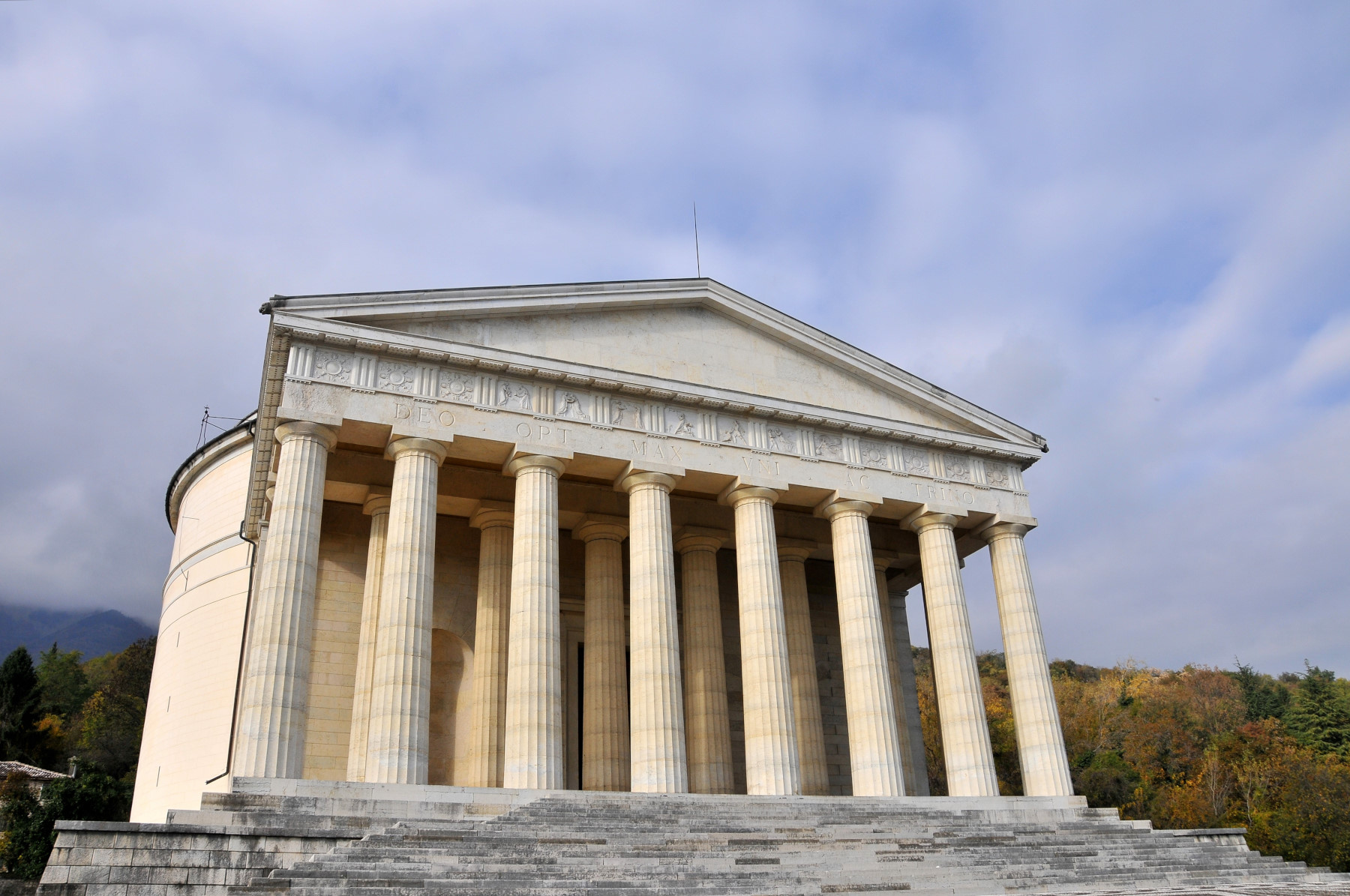 Omaggio al grande scultore neoclassico Antonio Canova.
