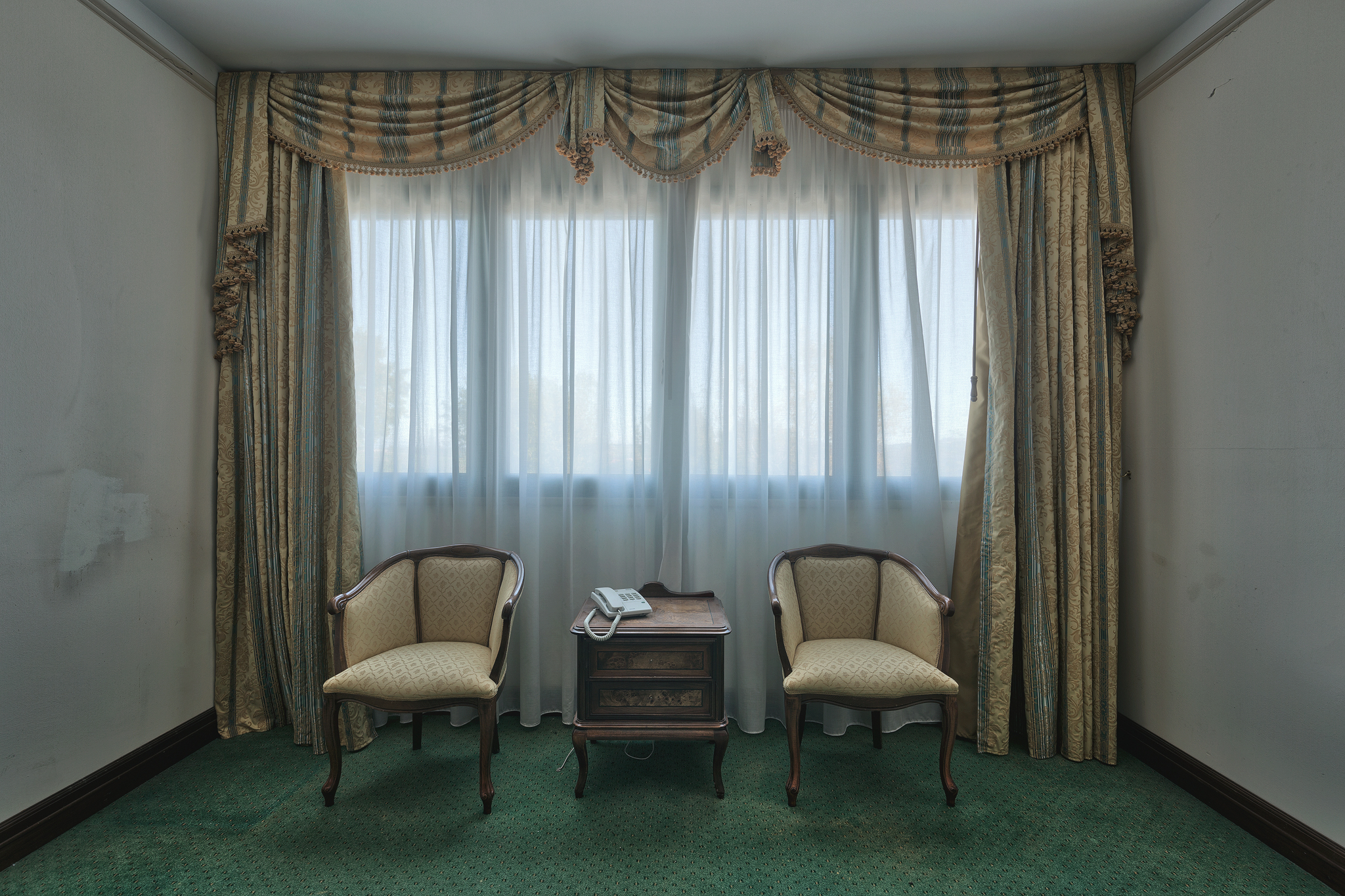 Waiting for the night to come