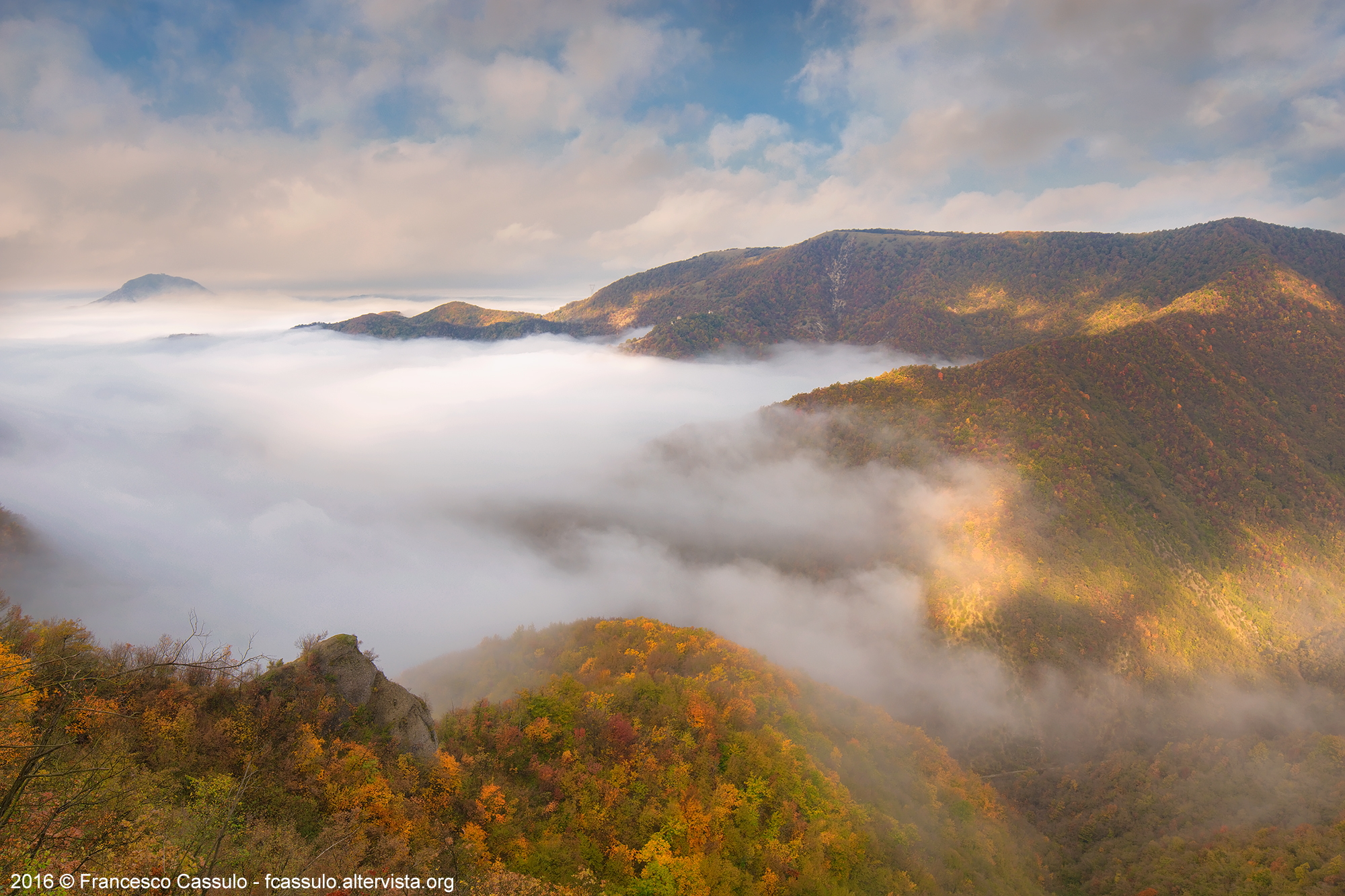 The autumn fog in Val Vobbia