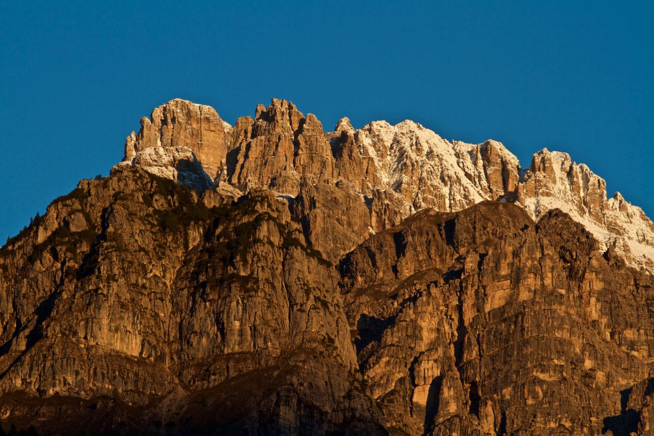 Dolomiti di Brenta da Molveno, alba.