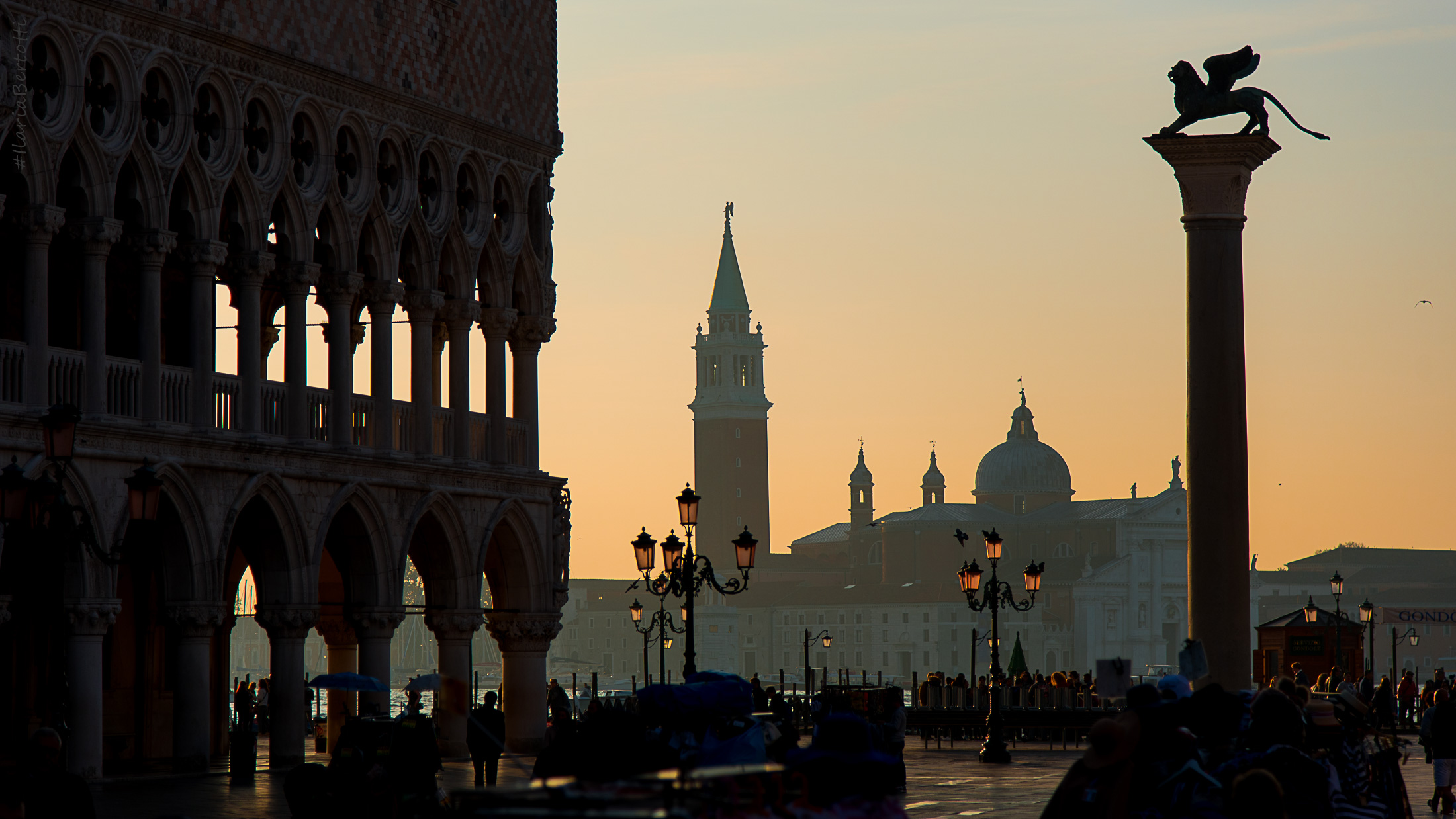 prime luci a venezia