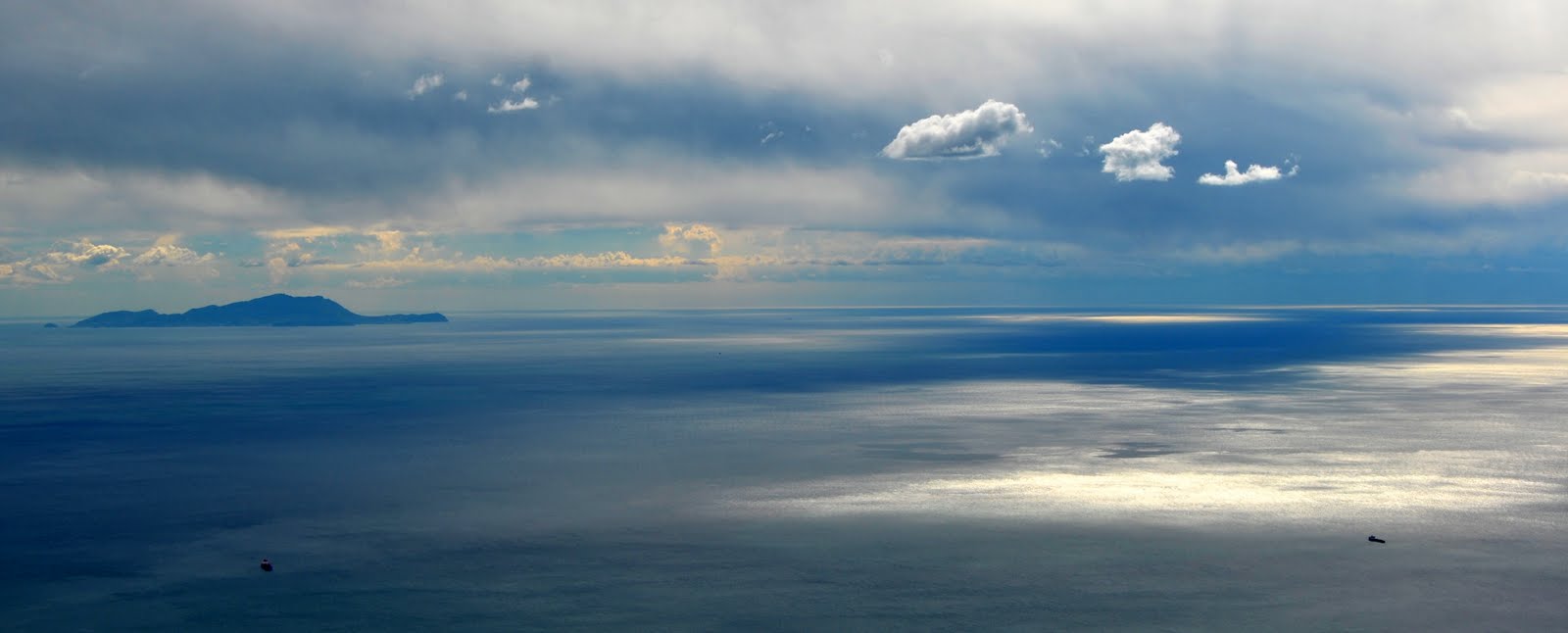 Isola di Ischia vista dal Monte Redentore,Monti Aurunci