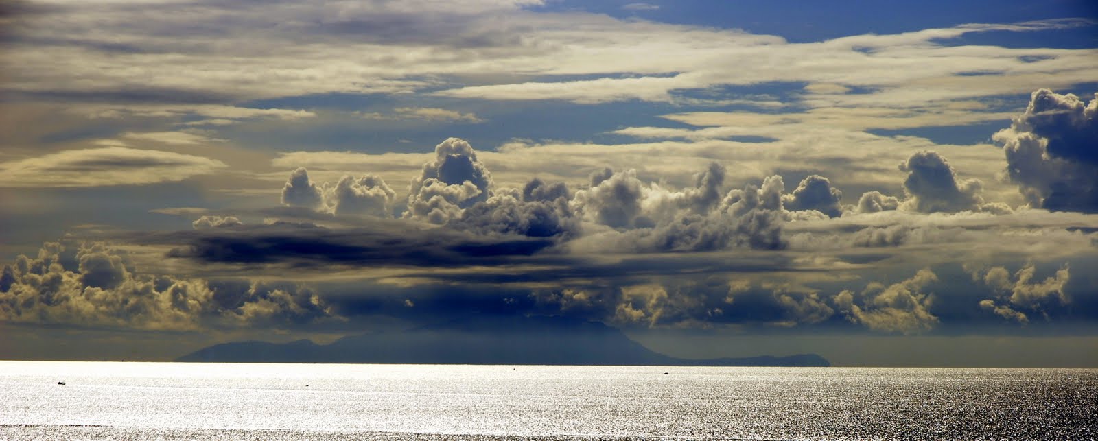 Isola di Ischia in un giorno di maestrale...