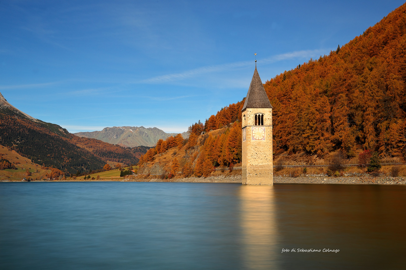 Lago di Resia in versione autunnale