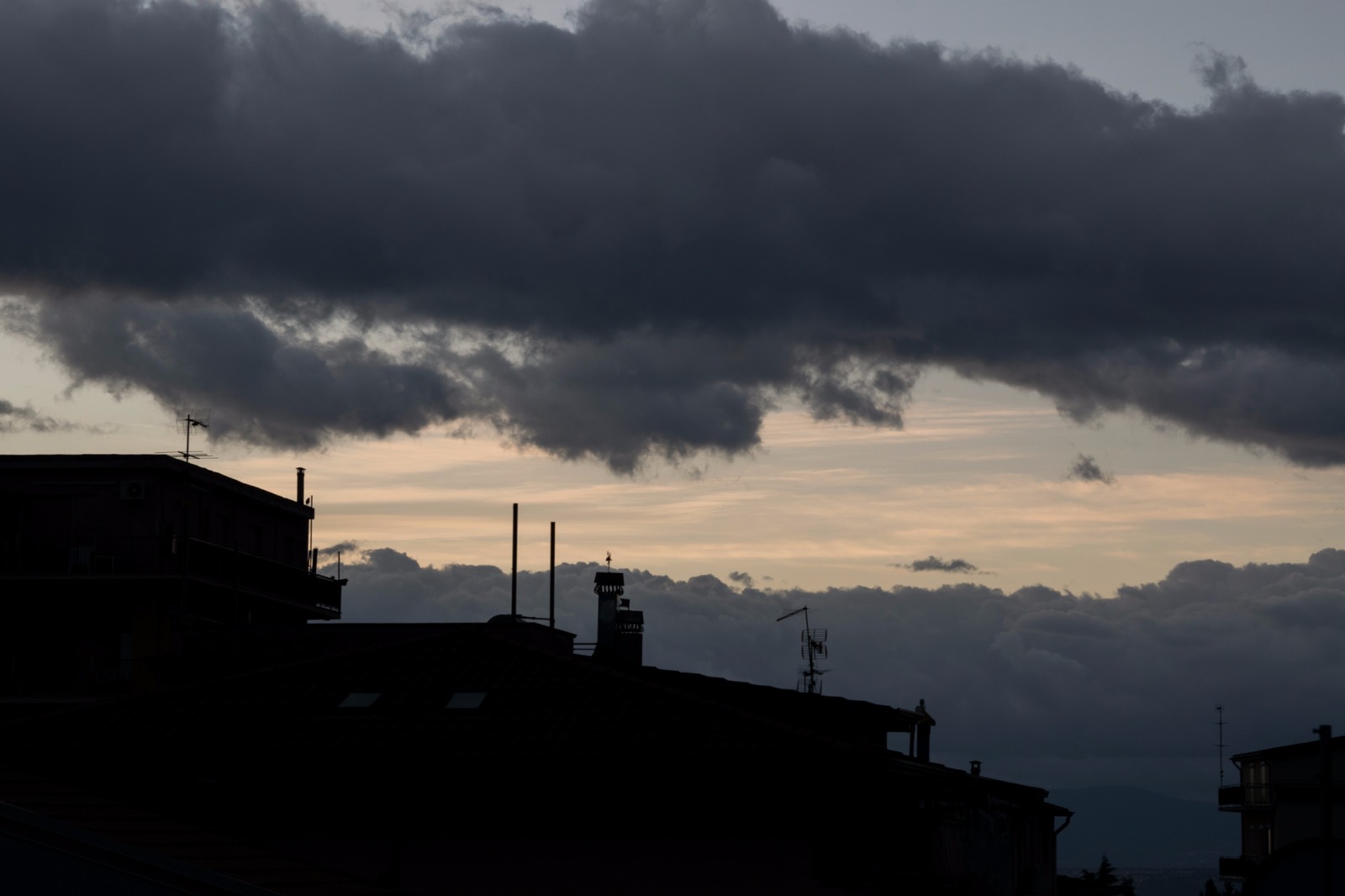 Dawn of my house ...