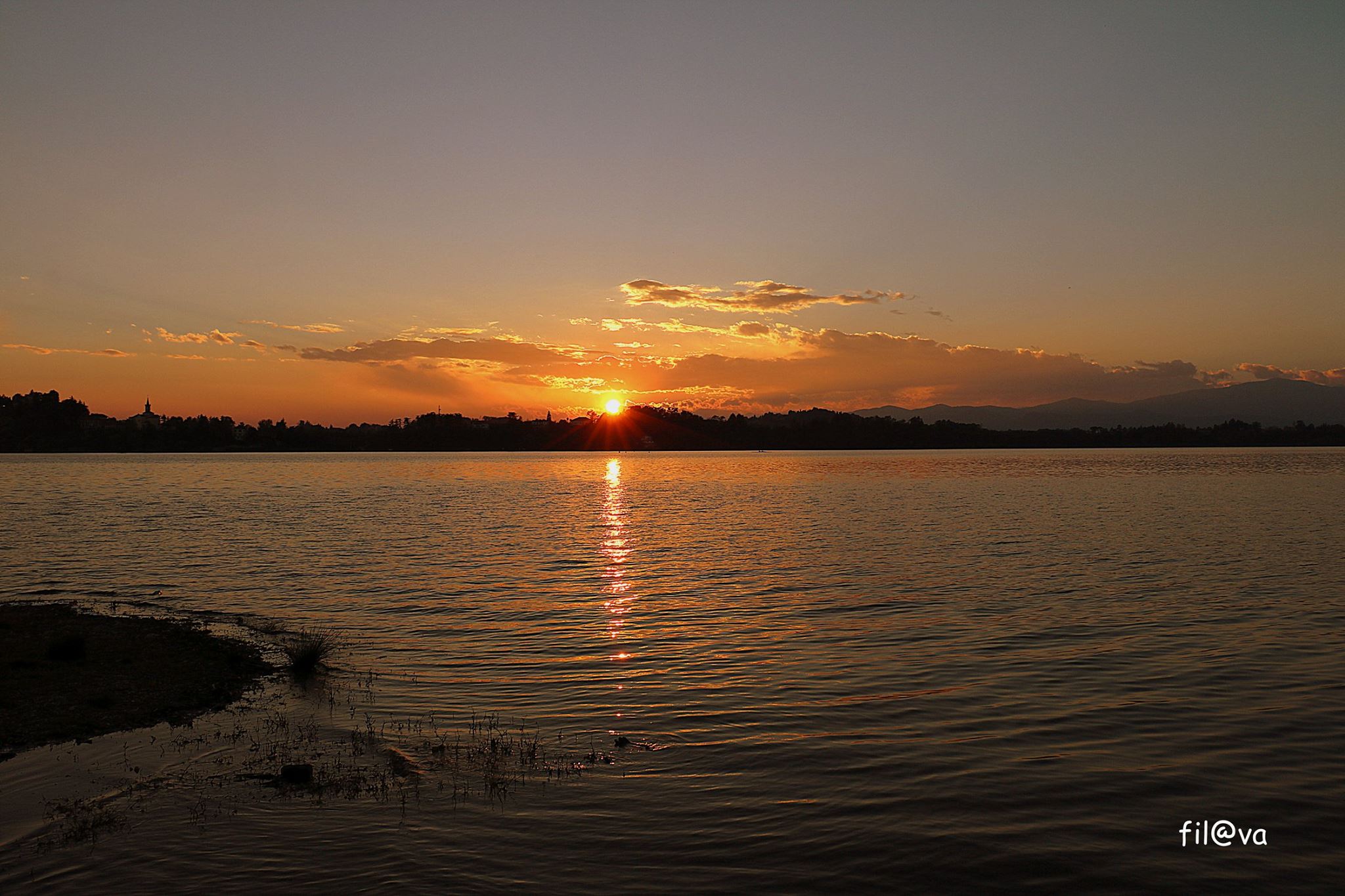 tramonto sul lago di varese - voltorre -