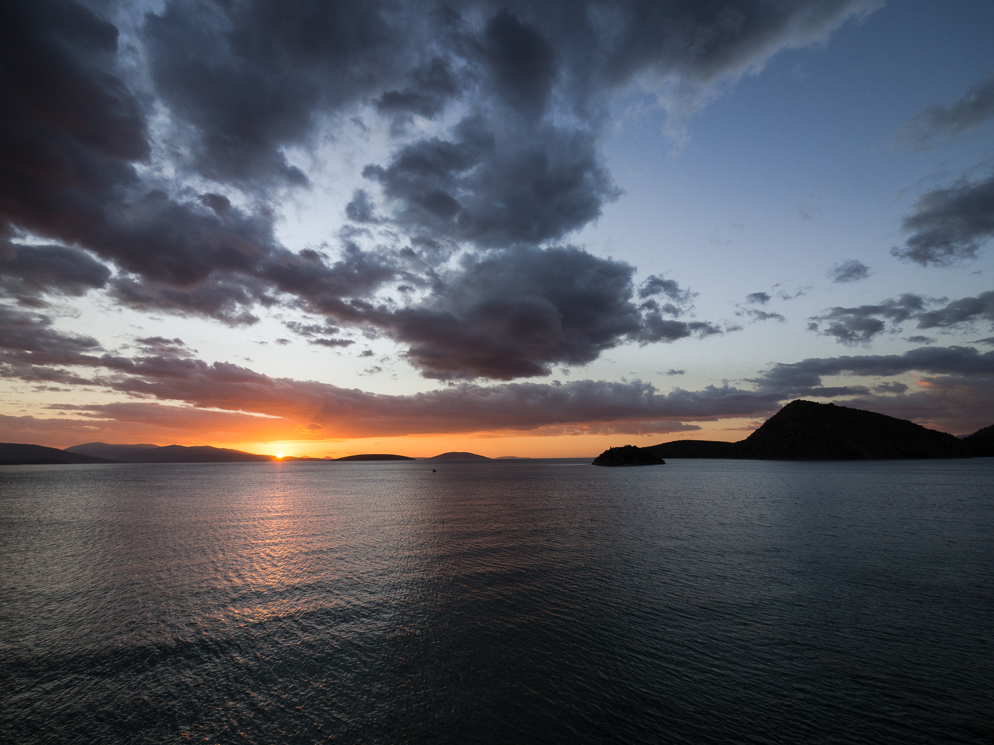 Alba a Tolò - Grecia