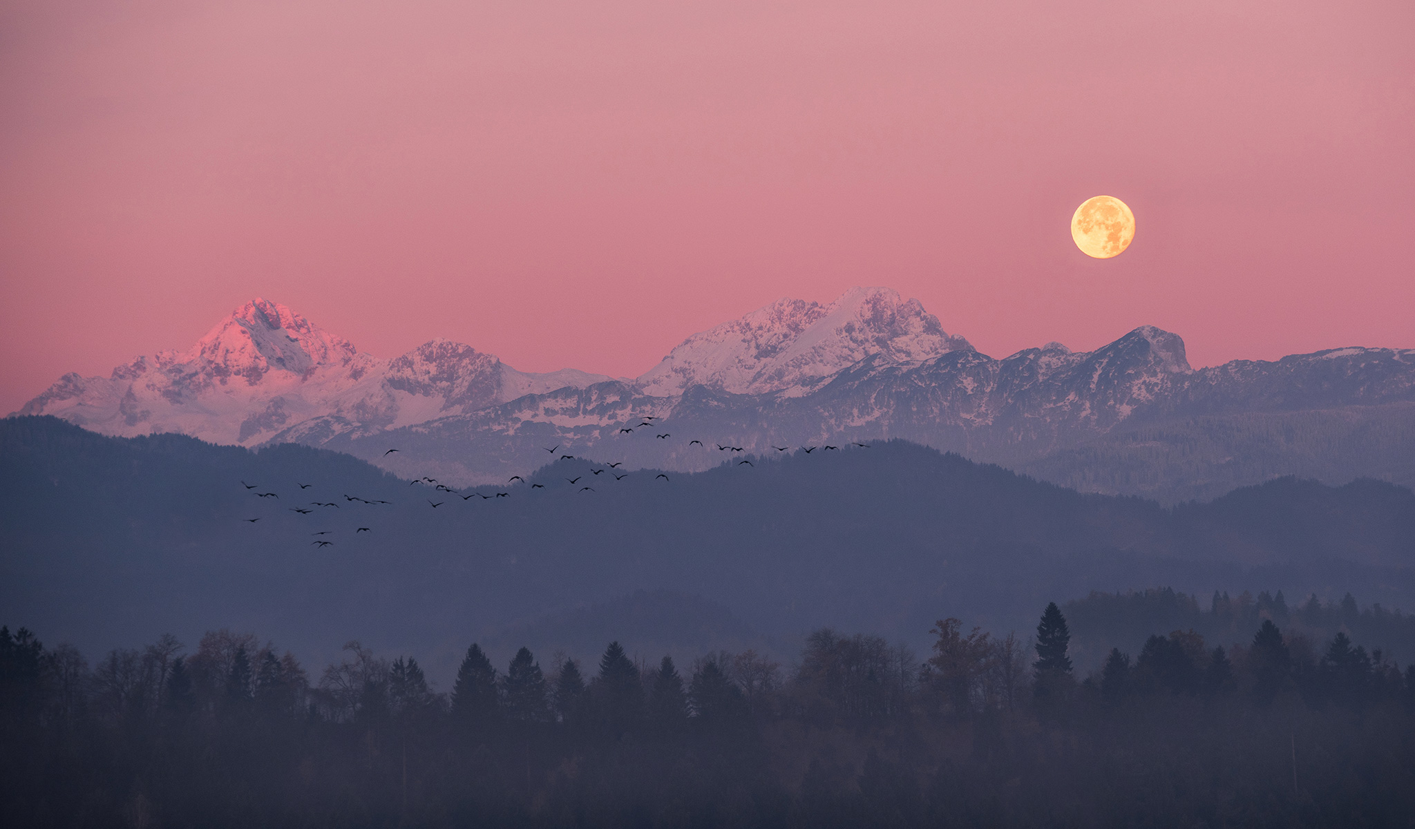 impostazione Luna sopra il Monte Triglav