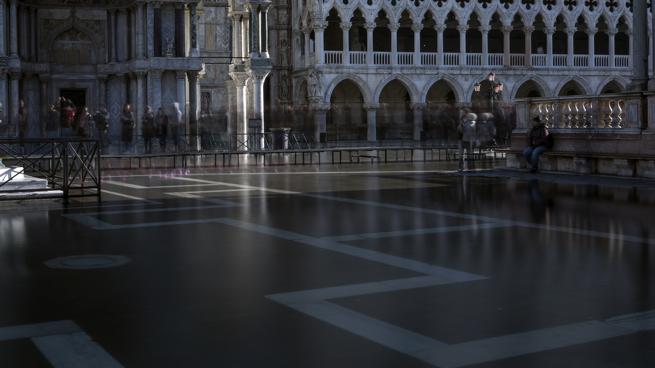 Venezia acqua alta riflessi