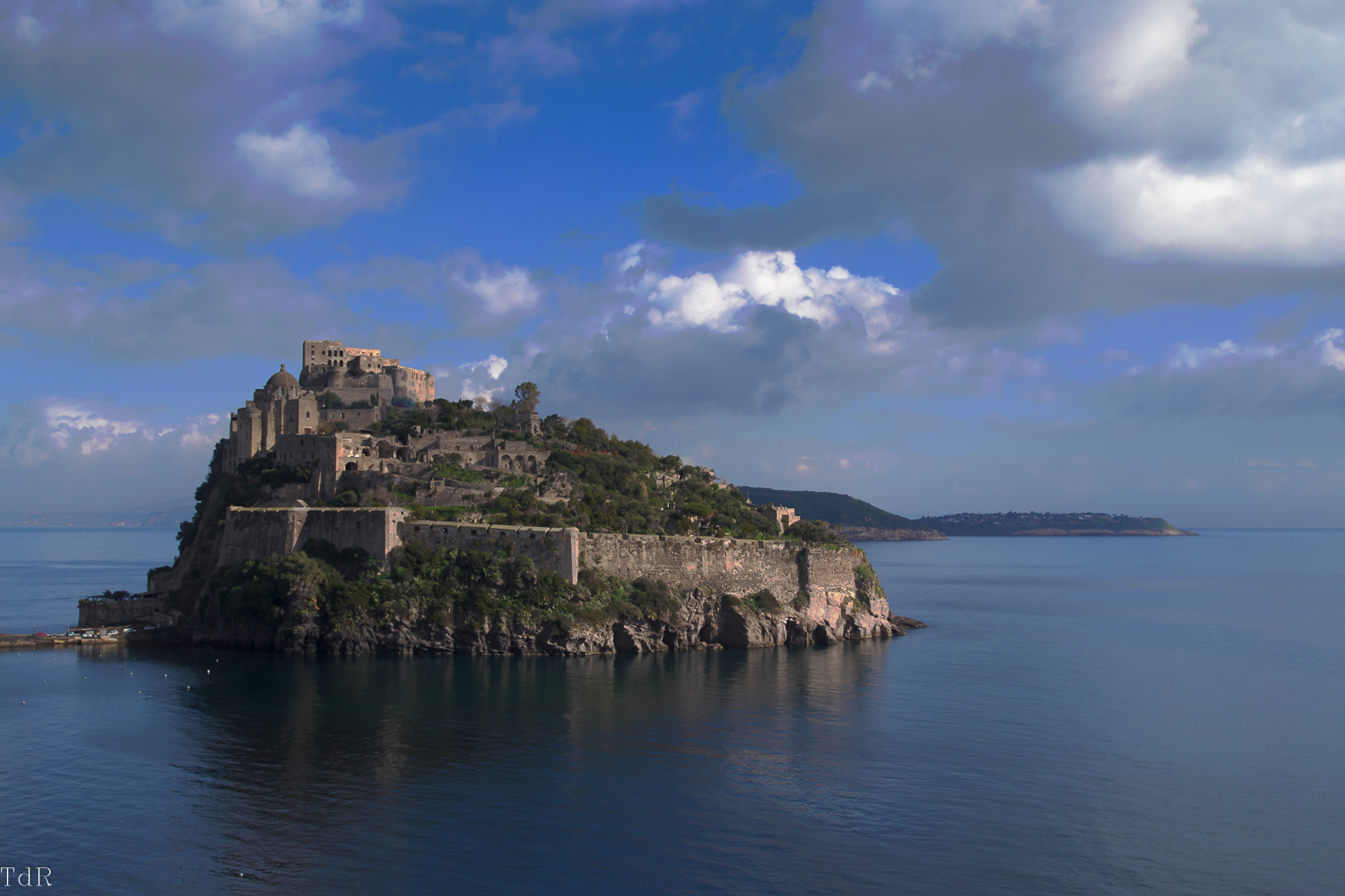 Ischia - castello Aragonese visto dalla Torre Guevara