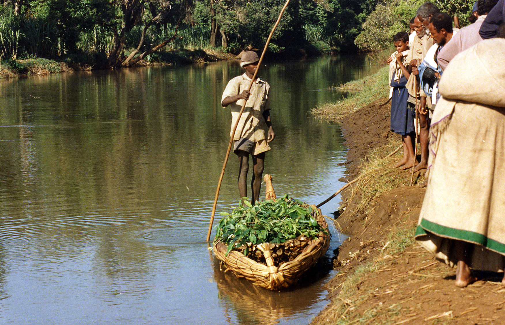 275 - This is the first boat, how many posts?