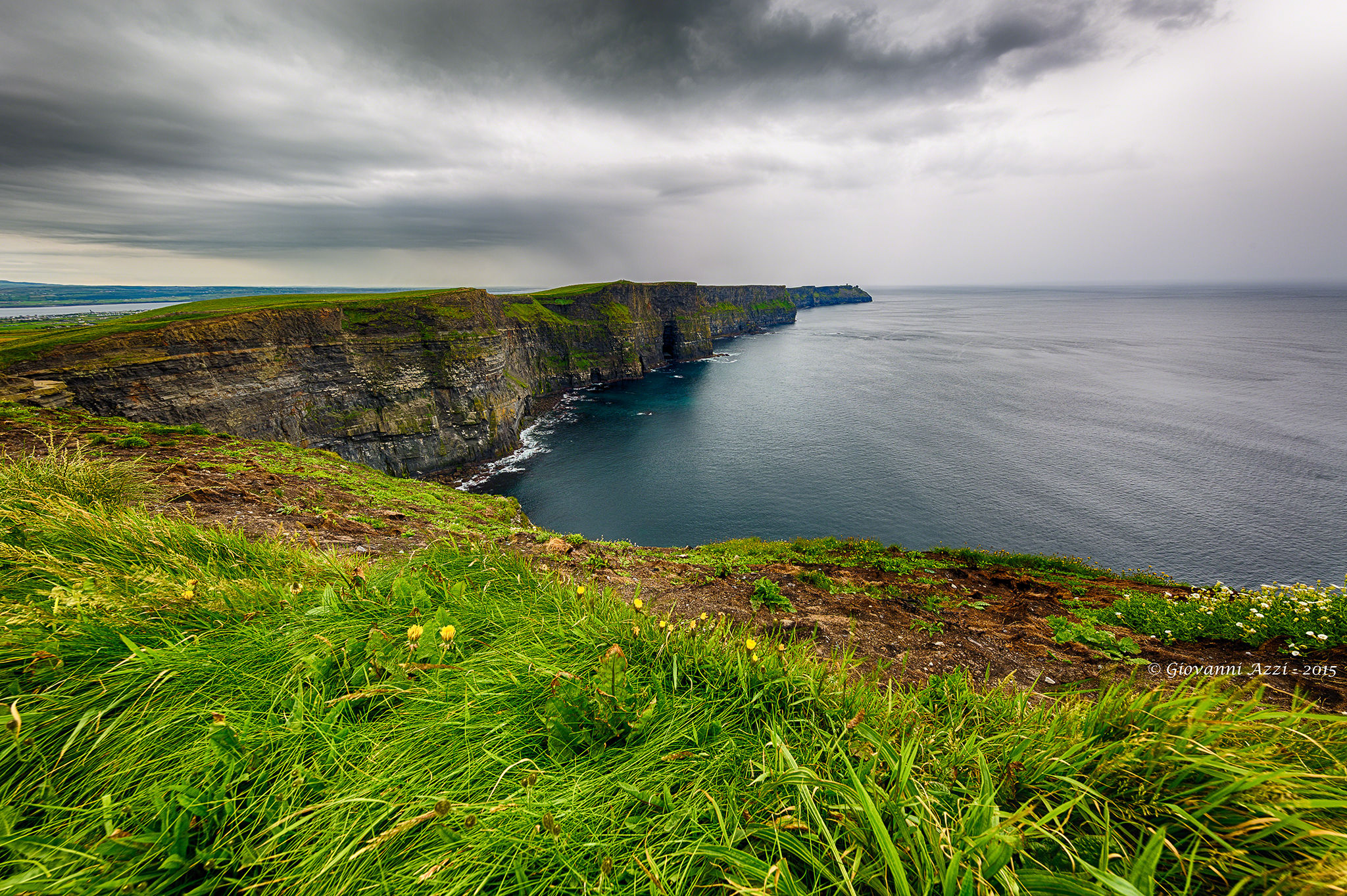 Tempesta in avvicinamento alle scogliere di Moher