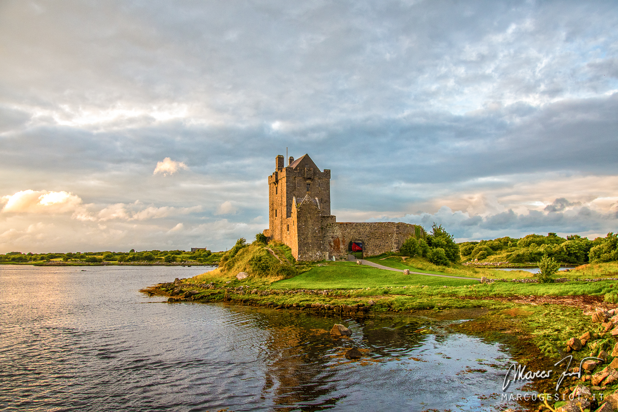 Dounguaire Castle