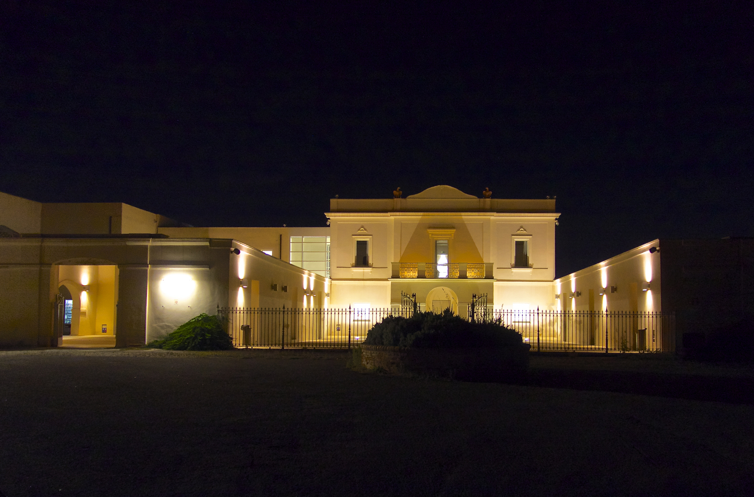 Biblioteca in notturna