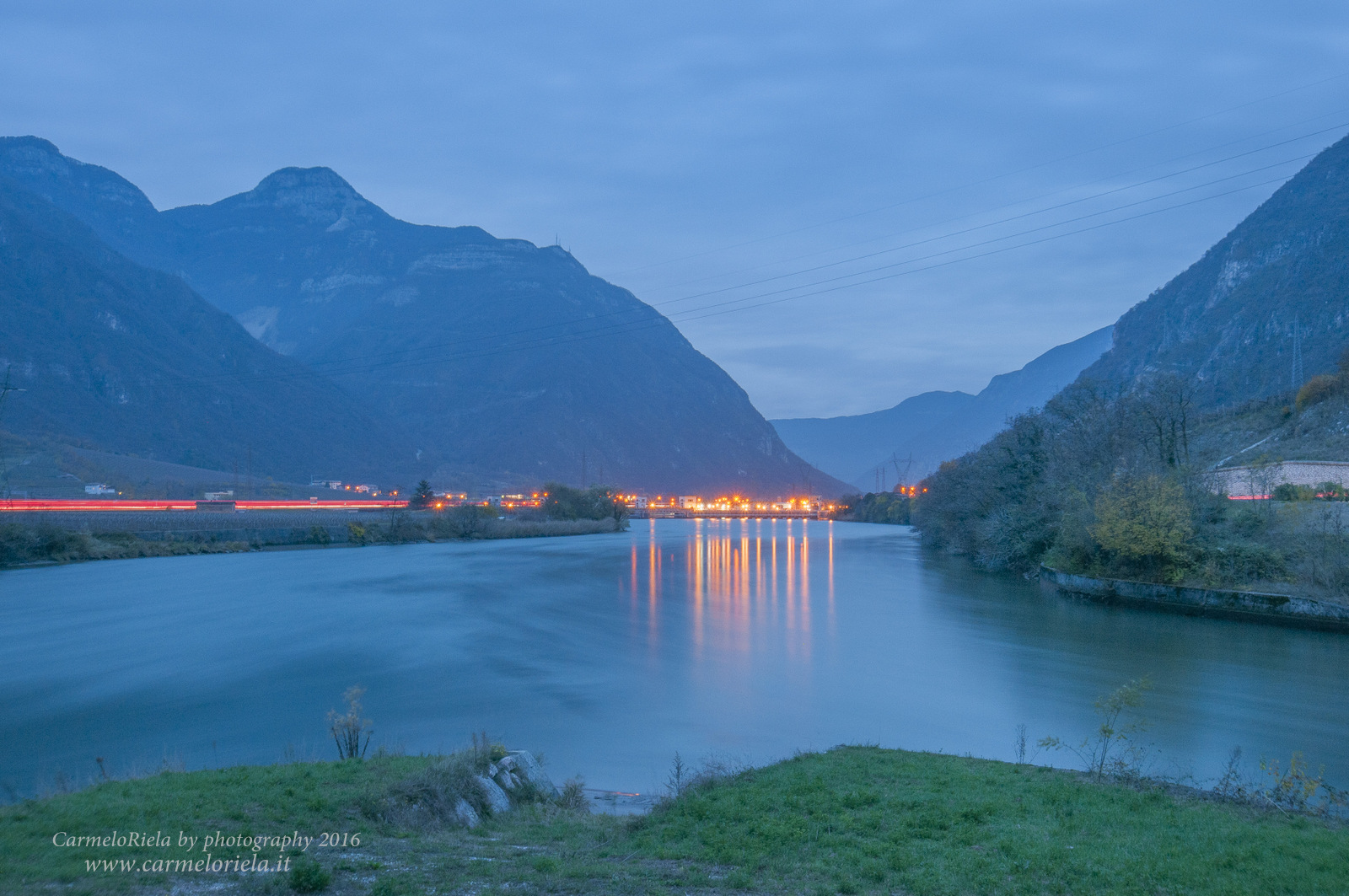 Ora blu sul Bacino Ala-Pilcante.