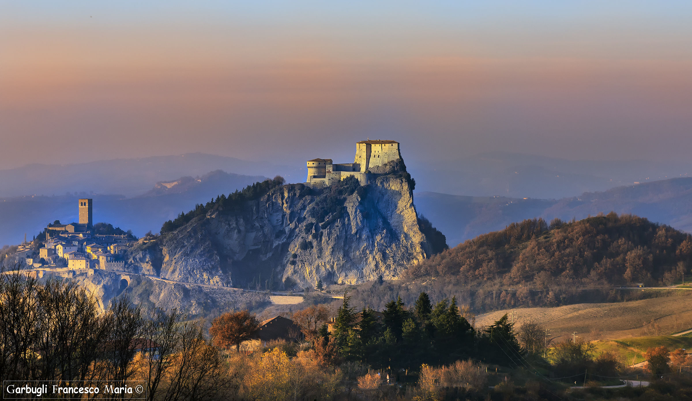 Rocca di San Leo e la sua foschia.....