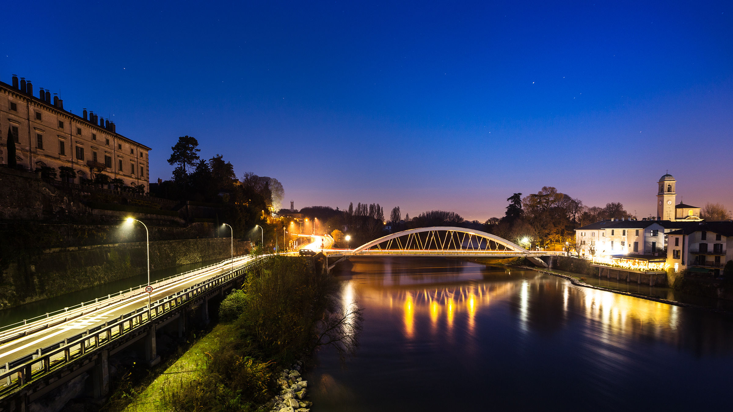 Night falls and the lights Adda