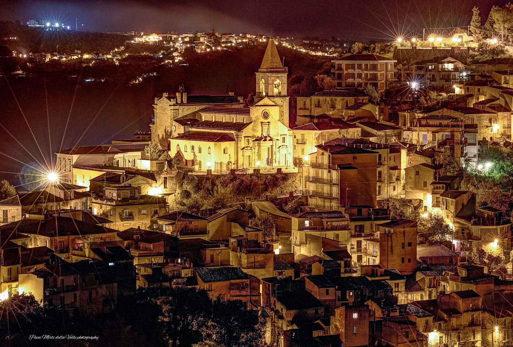 Et voilà!!la magia della luce a Ficarra è serv...