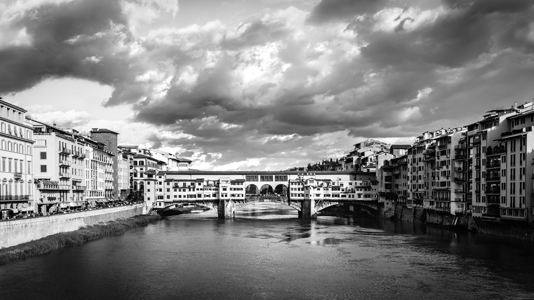 Nuvole minacciose su Firenze