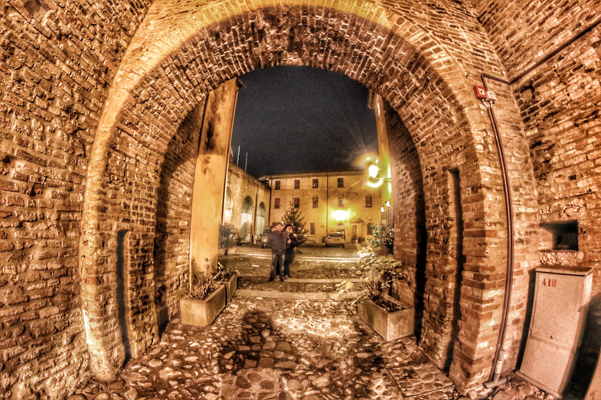 ..un passo dalla corte..