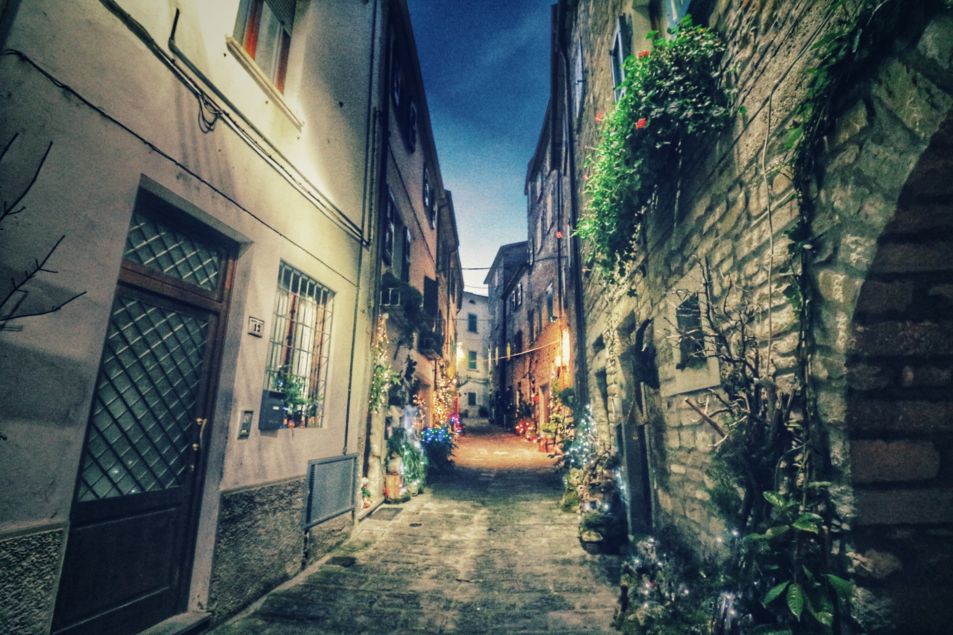 ..nei vicoli di un borgo fatato..