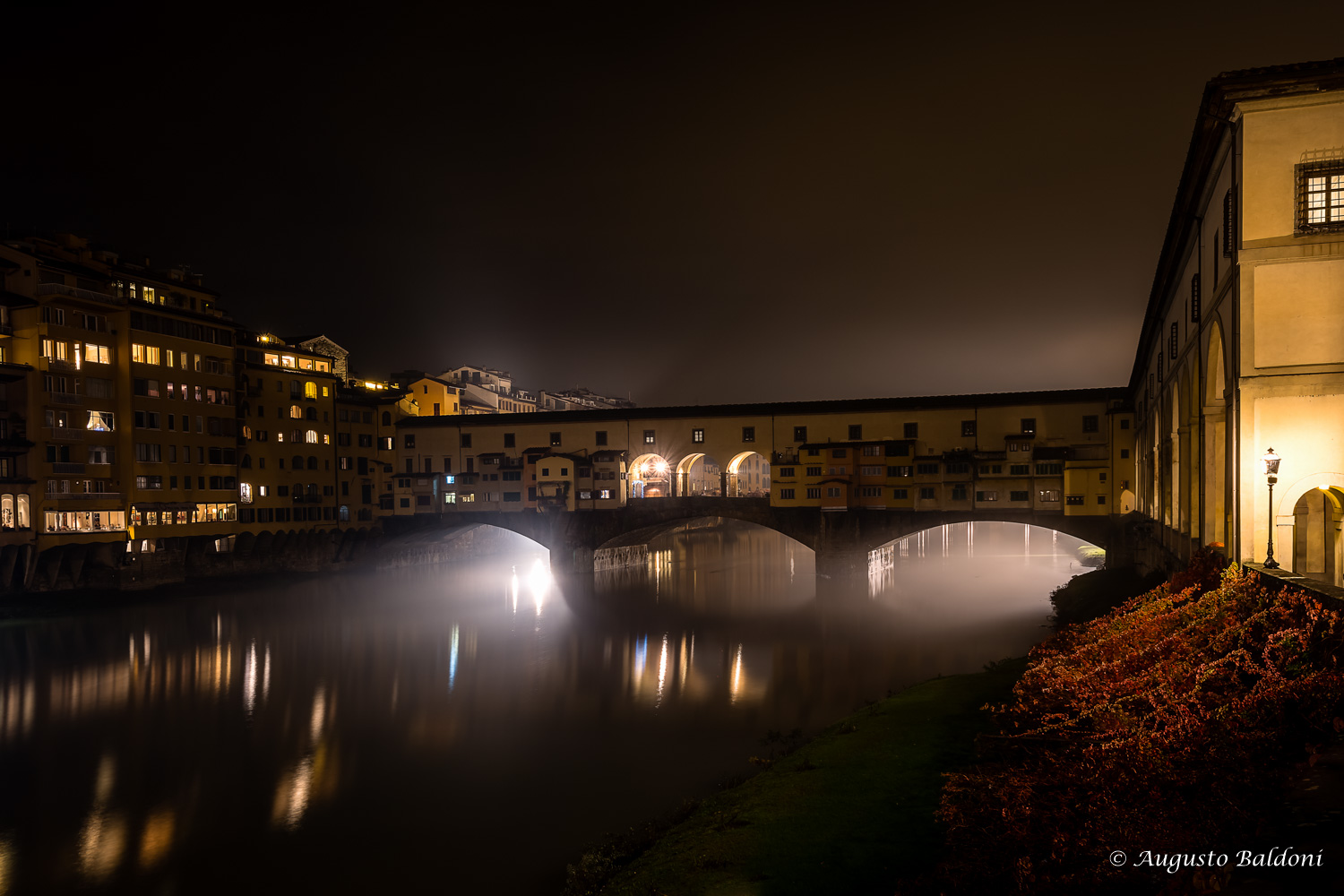 Firenze - Ponte Vecchio - notturno - nebbia autunnale